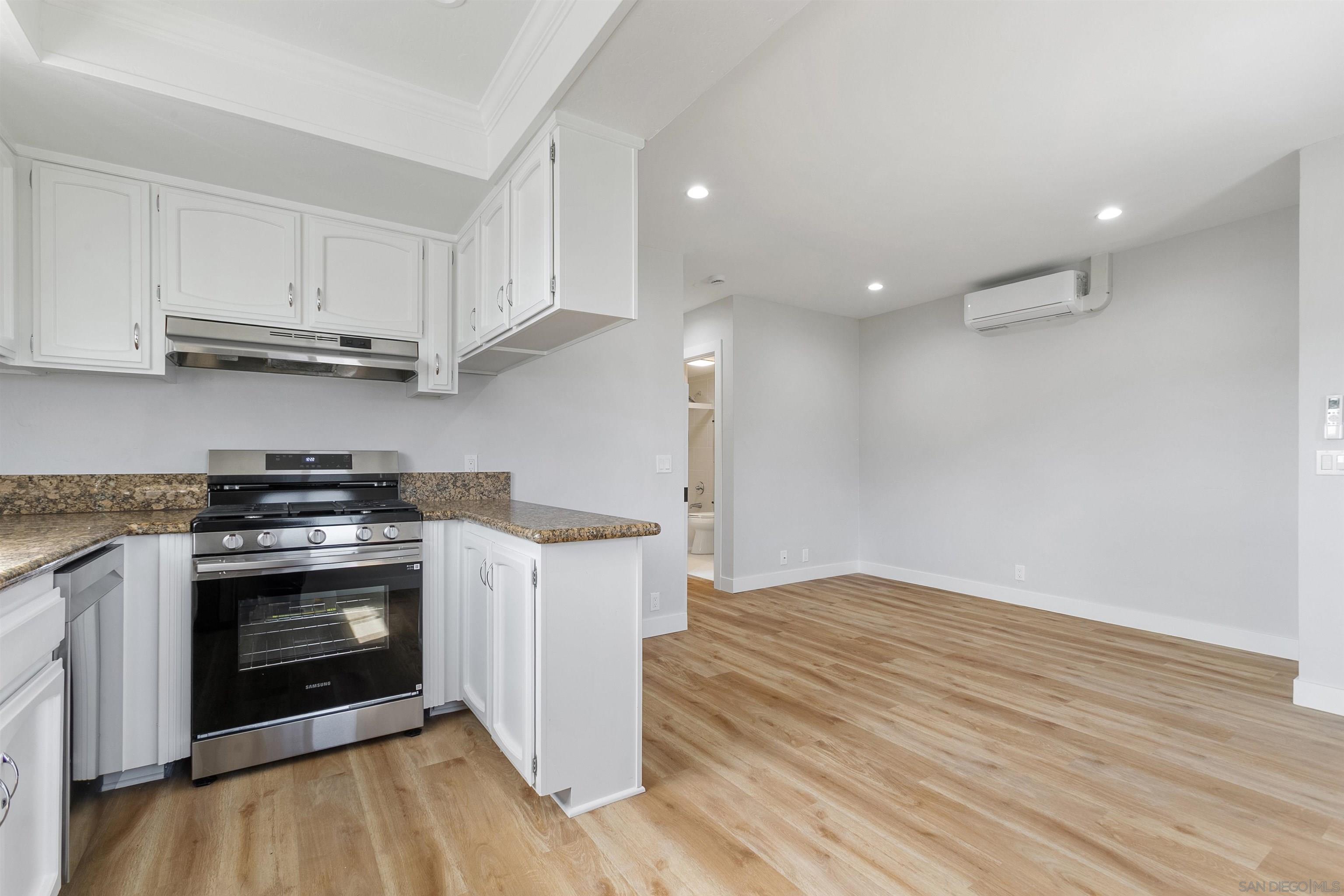 Detail Gallery Image 7 of 27 For 520 Pearl  Street  1, La Jolla,  CA 92037 - 1 Beds | 1 Baths