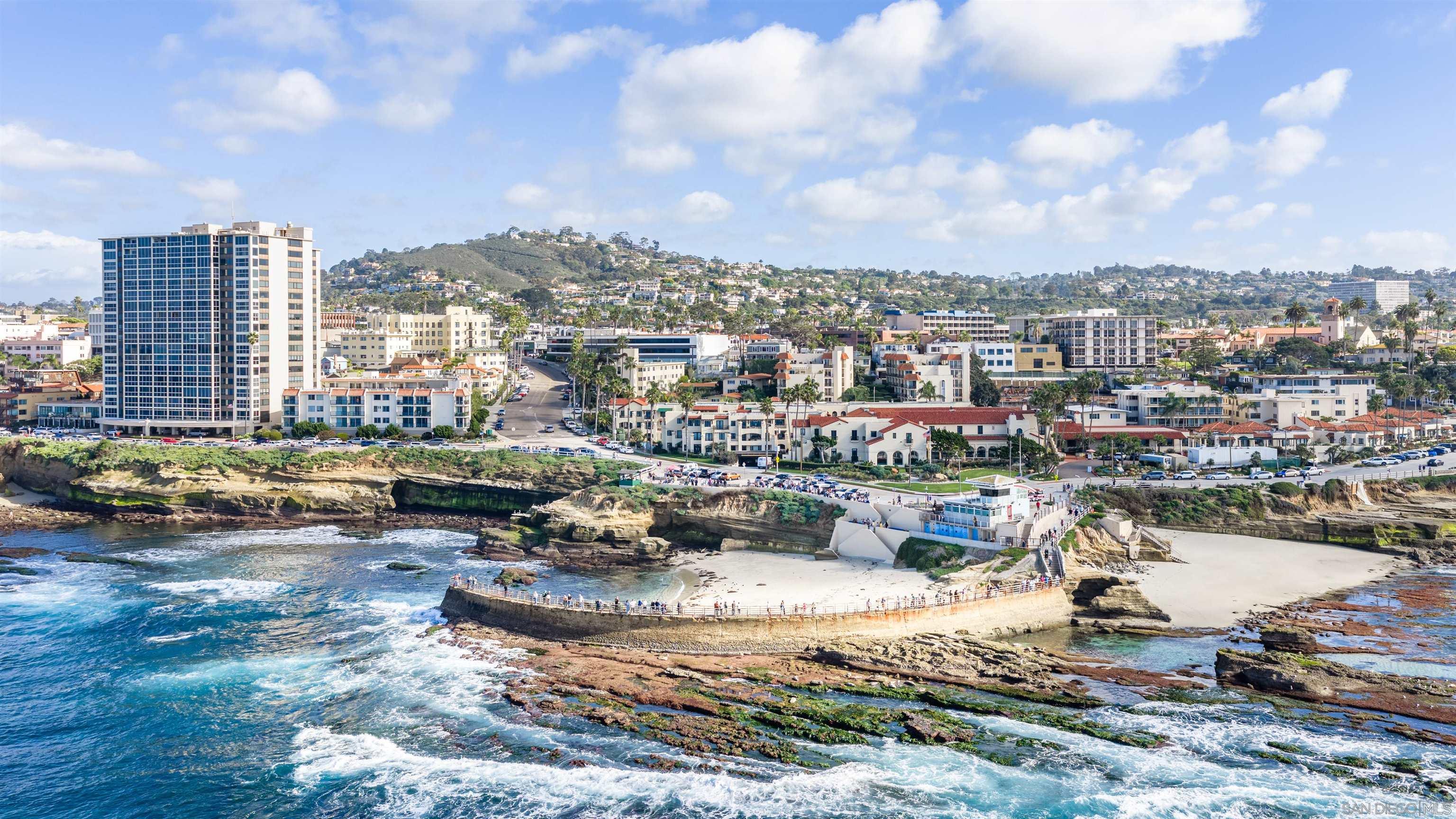 Detail Gallery Image 2 of 27 For 520 Pearl  Street  2, La Jolla,  CA 92037 - 1 Beds | 1 Baths