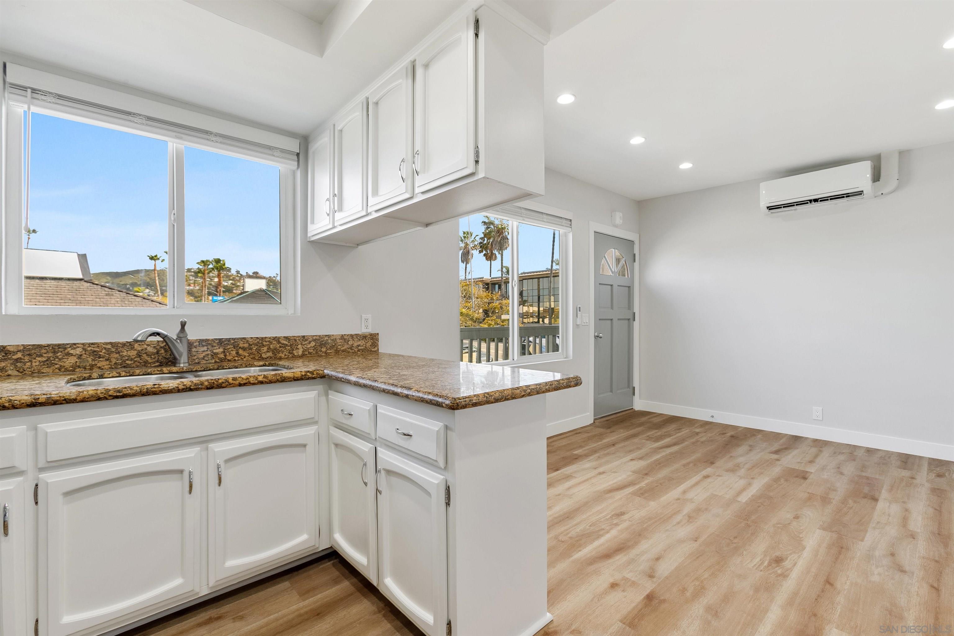 Detail Gallery Image 8 of 27 For 520 Pearl  Street  2, La Jolla,  CA 92037 - 1 Beds | 1 Baths