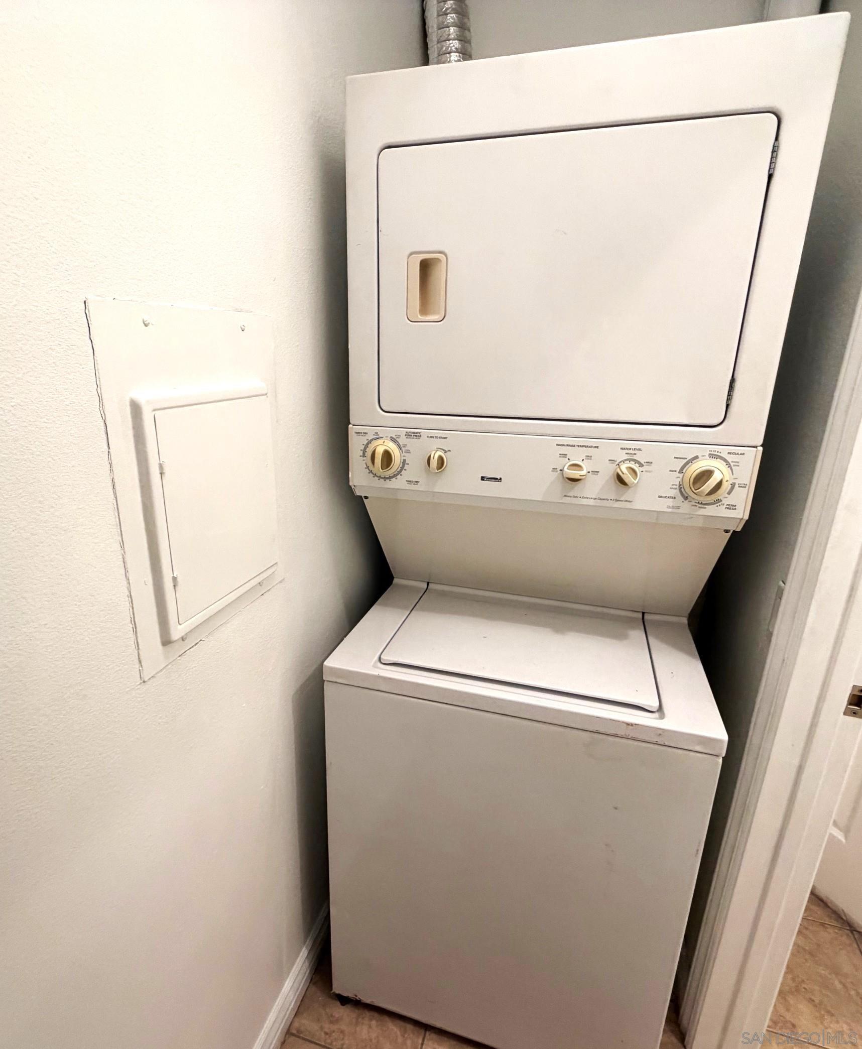 Detail Gallery Image 12 of 17 For 9929  Erma Road  204, San Diego,  CA 92131 - 2 Beds | 2 Baths