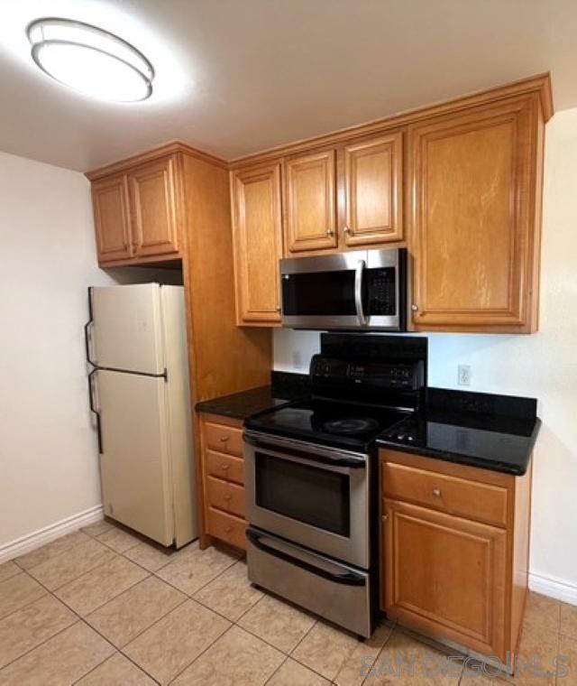 Detail Gallery Image 4 of 17 For 9929  Erma Road  204, San Diego,  CA 92131 - 2 Beds | 2 Baths