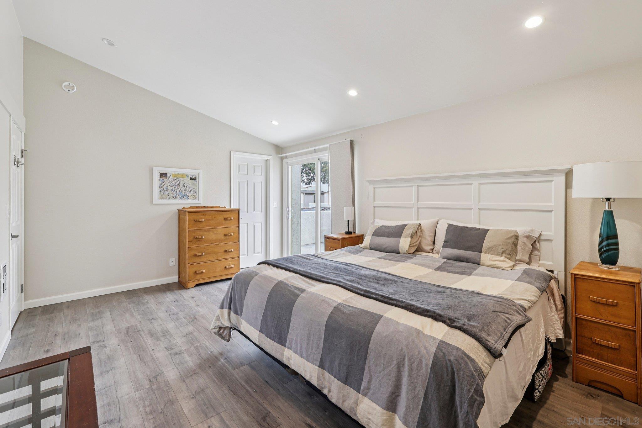 Detail Gallery Image 21 of 54 For 8870  Caminito Primavera, La Jolla,  CA 92037 - 4 Beds | 2/1 Baths