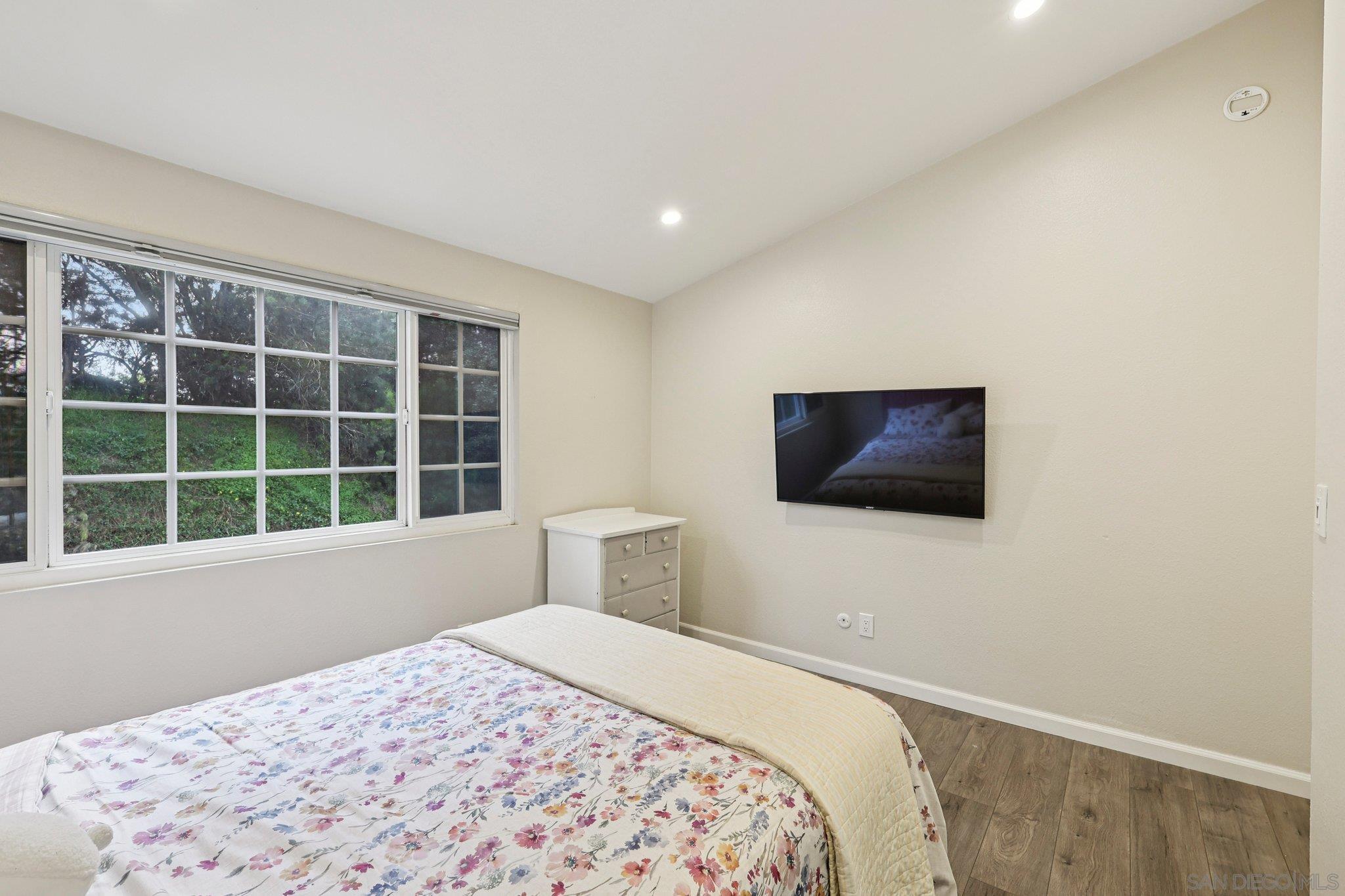 Detail Gallery Image 30 of 54 For 8870  Caminito Primavera, La Jolla,  CA 92037 - 4 Beds | 2/1 Baths