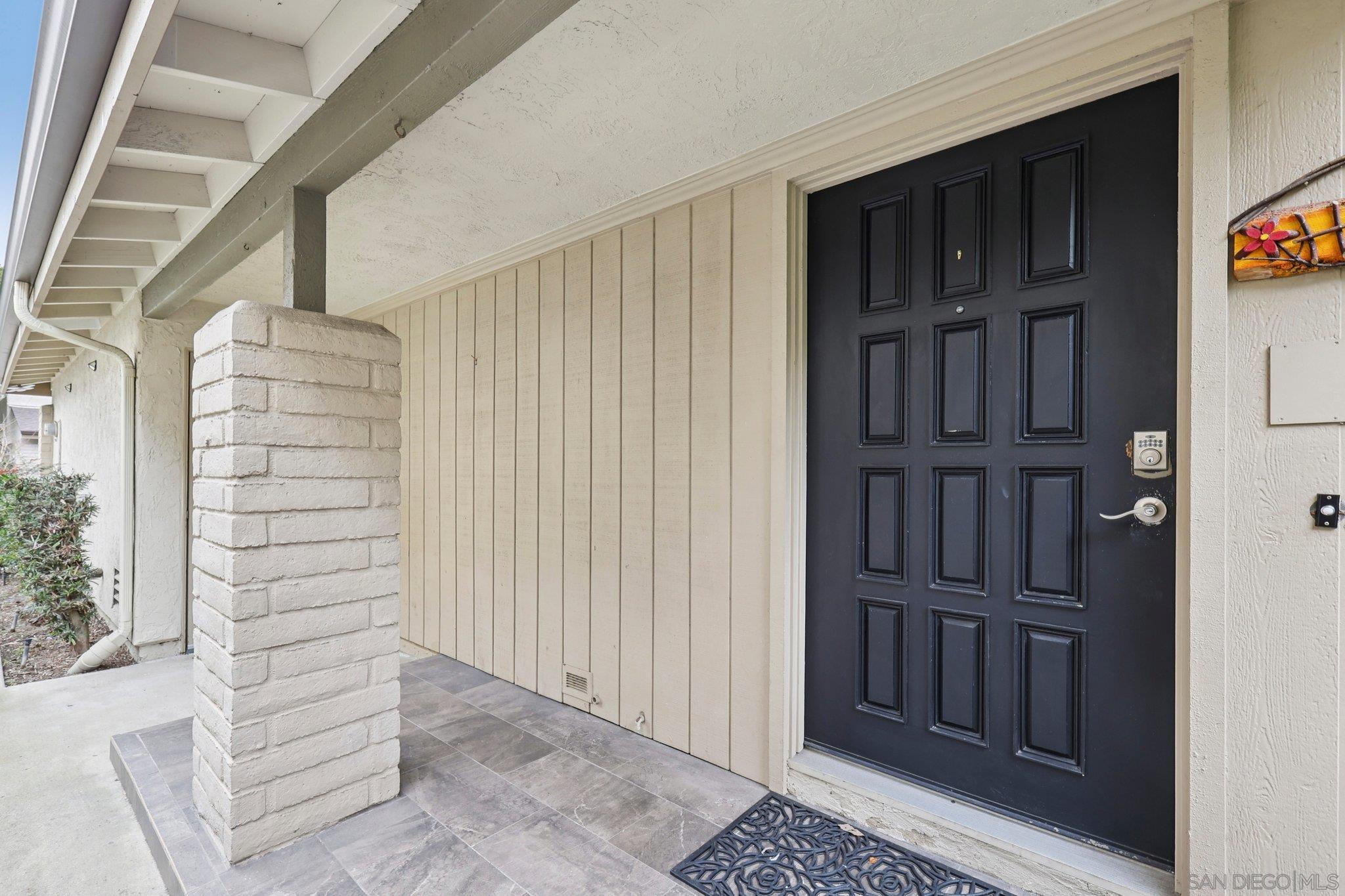 Detail Gallery Image 5 of 54 For 8870  Caminito Primavera, La Jolla,  CA 92037 - 4 Beds | 2/1 Baths