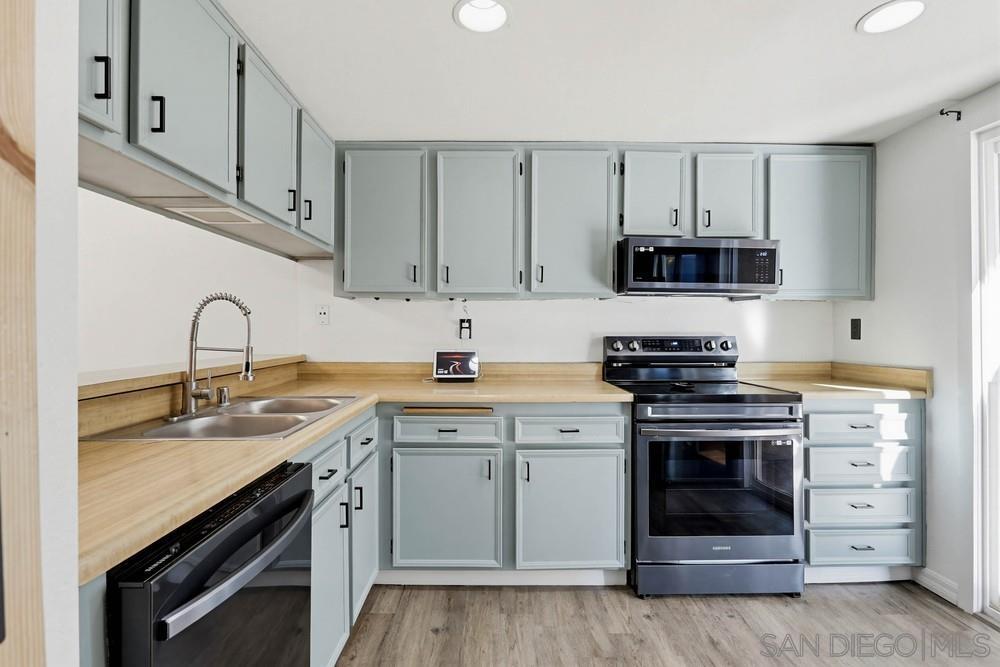 Detail Gallery Image 15 of 29 For 140 E El Norte Parkway  #6,  Escondido,  CA 92026 - 2 Beds | 2/1 Baths