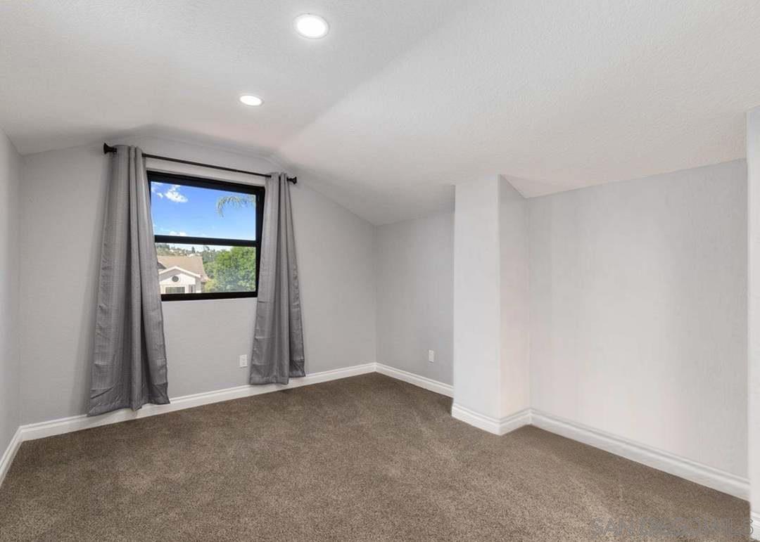 Detail Gallery Image 12 of 37 For 1761  Pinehurst Ave, Escondido,  CA 92026 - 4 Beds | 2 Baths