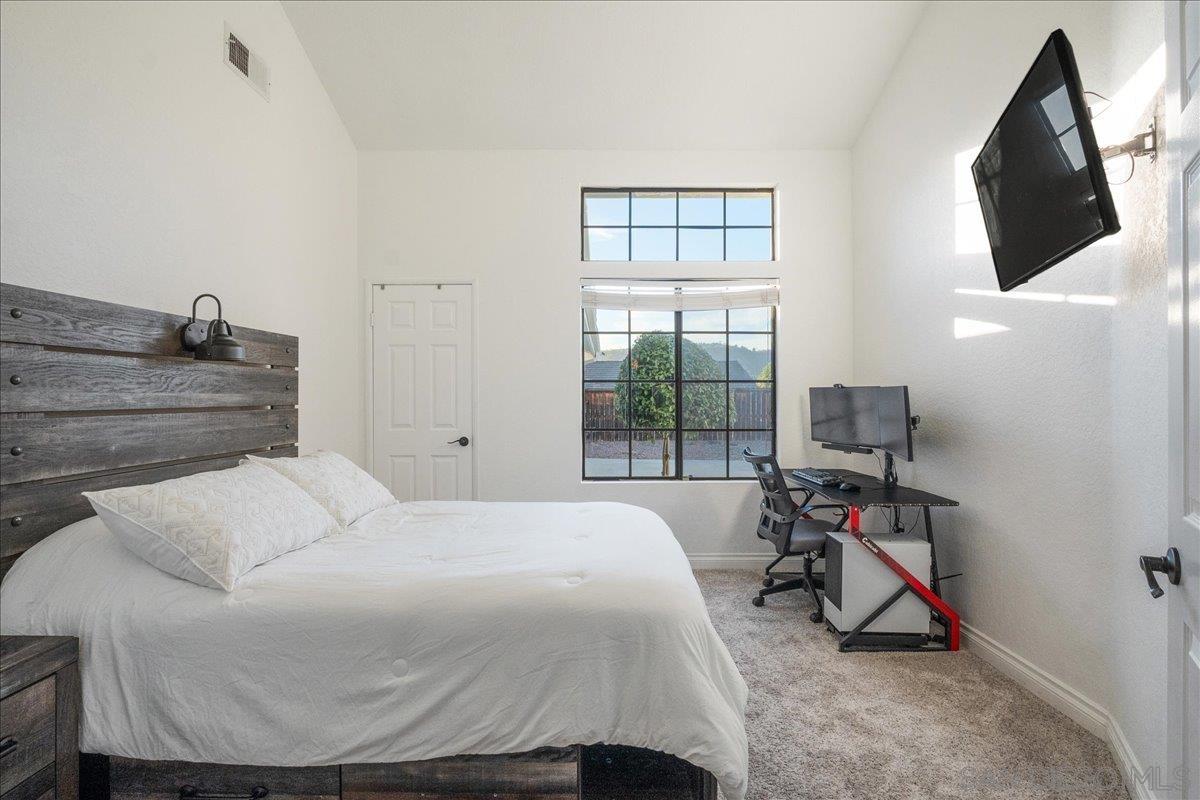 Detail Gallery Image 16 of 37 For 1761  Pinehurst Ave, Escondido,  CA 92026 - 4 Beds | 2 Baths