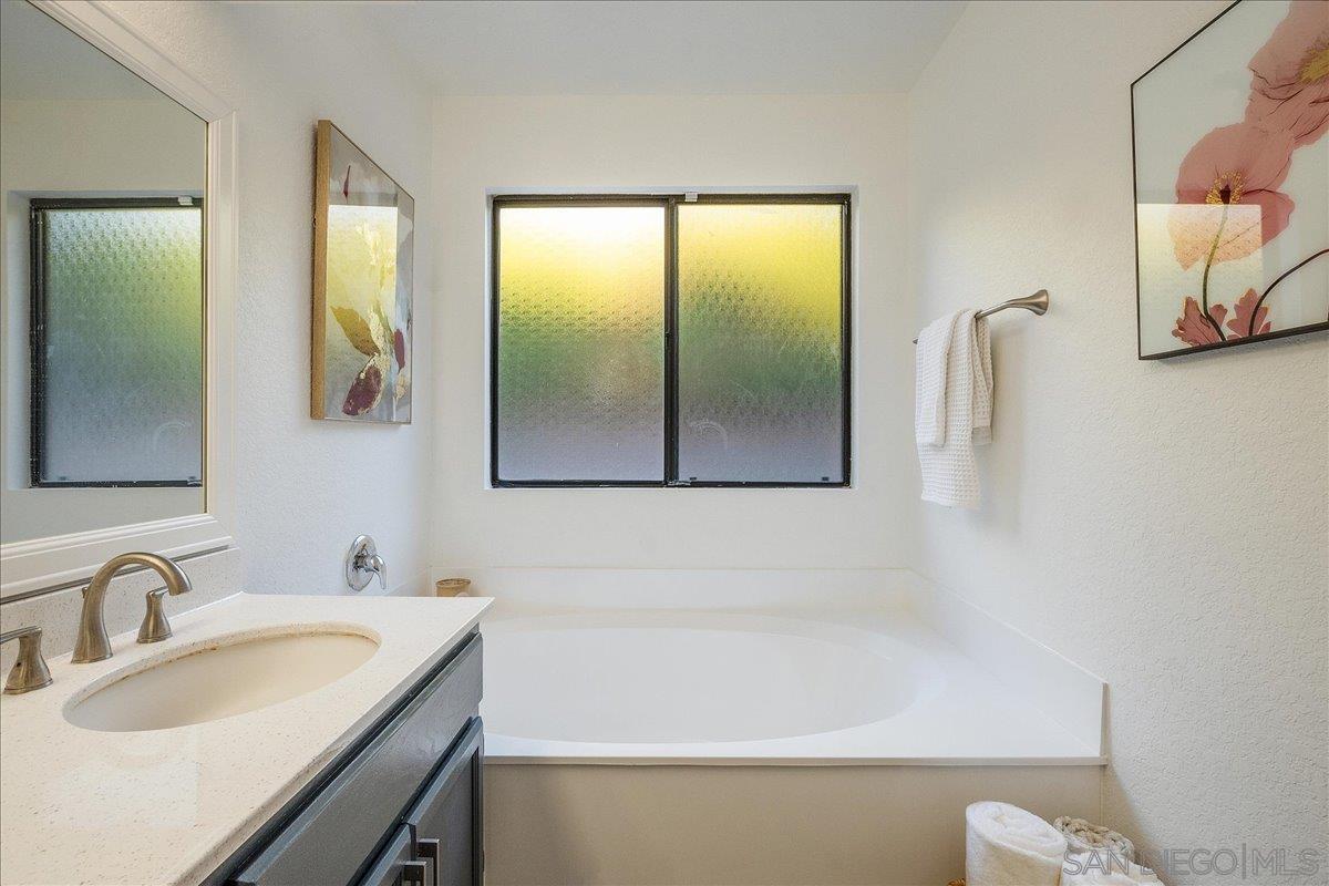 Detail Gallery Image 27 of 37 For 1761  Pinehurst Ave, Escondido,  CA 92026 - 4 Beds | 2 Baths
