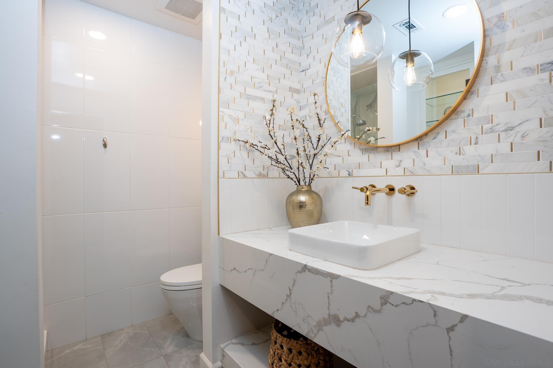 Detail Gallery Image 15 of 34 For 13723  Vista Poniente Drive, Poway,  CA 92064 - 5 Beds | 3 Baths