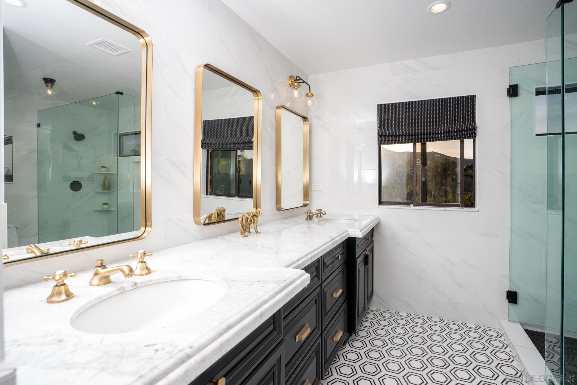 Detail Gallery Image 21 of 34 For 13723  Vista Poniente Drive, Poway,  CA 92064 - 5 Beds | 3 Baths