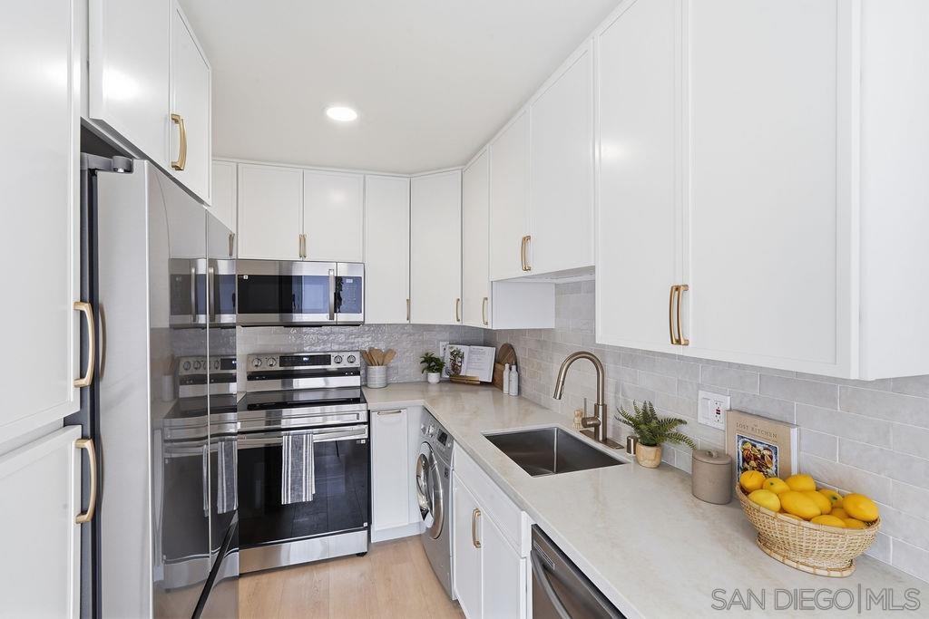 Detail Gallery Image 4 of 17 For 4750  Noyes St  #204,  San Diego,  CA 92109 - 2 Beds | 1 Baths