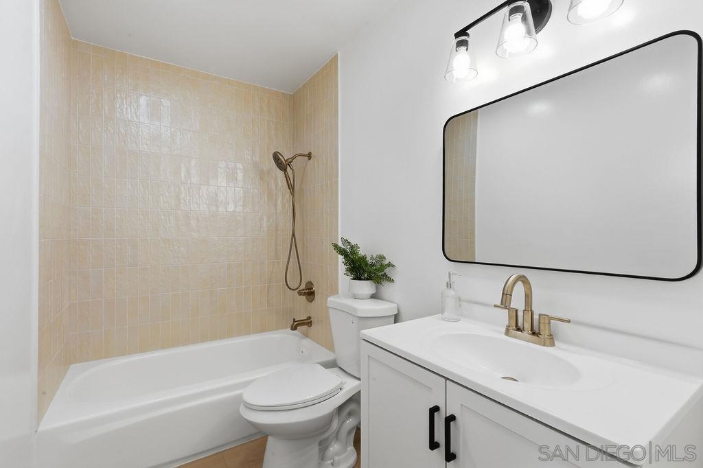 Detail Gallery Image 9 of 17 For 4750  Noyes St  #204,  San Diego,  CA 92109 - 2 Beds | 1 Baths