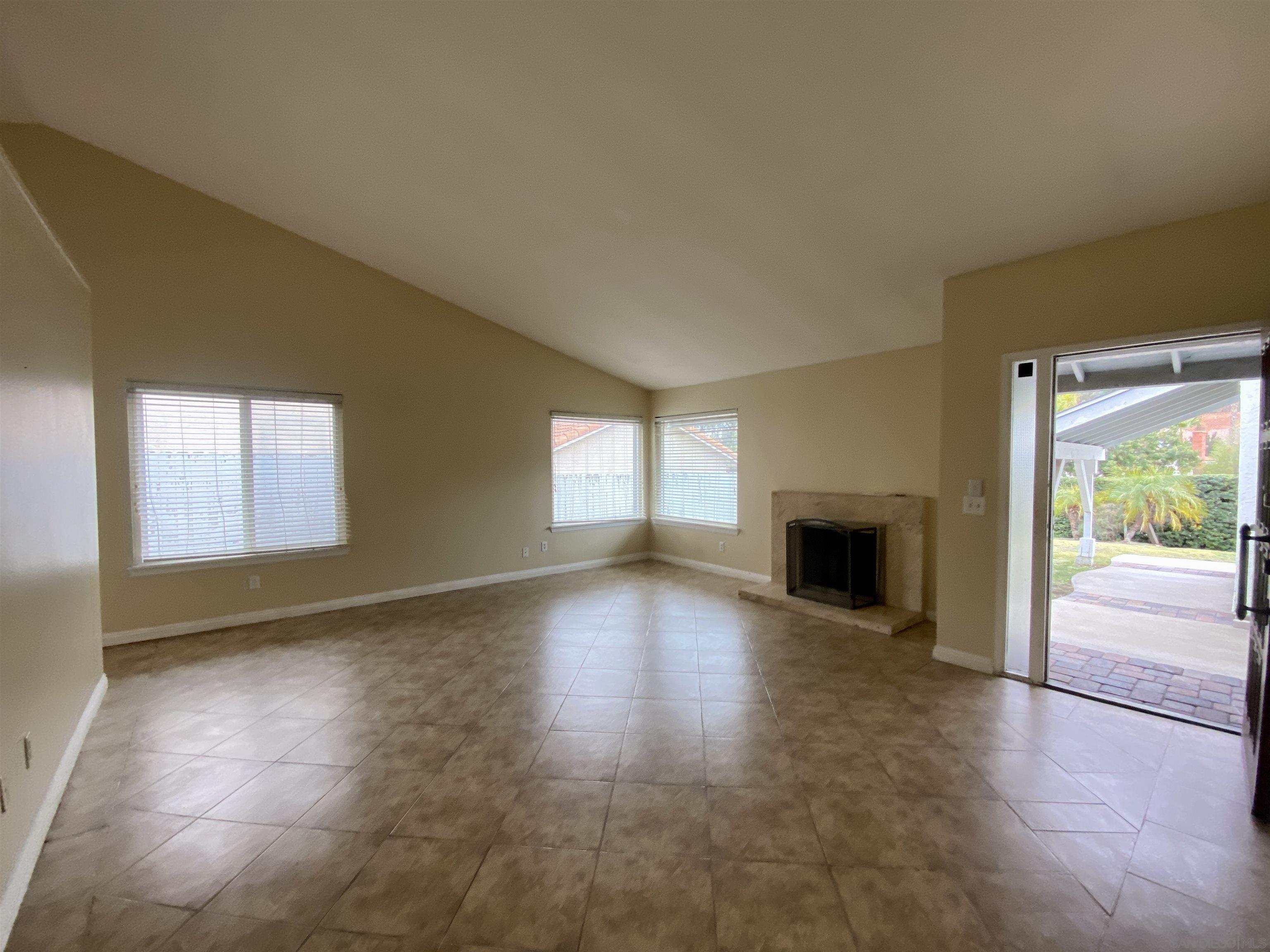 Detail Gallery Image 5 of 23 For 17908  Valladares Dr, San Diego,  CA 92127 - 3 Beds | 2 Baths