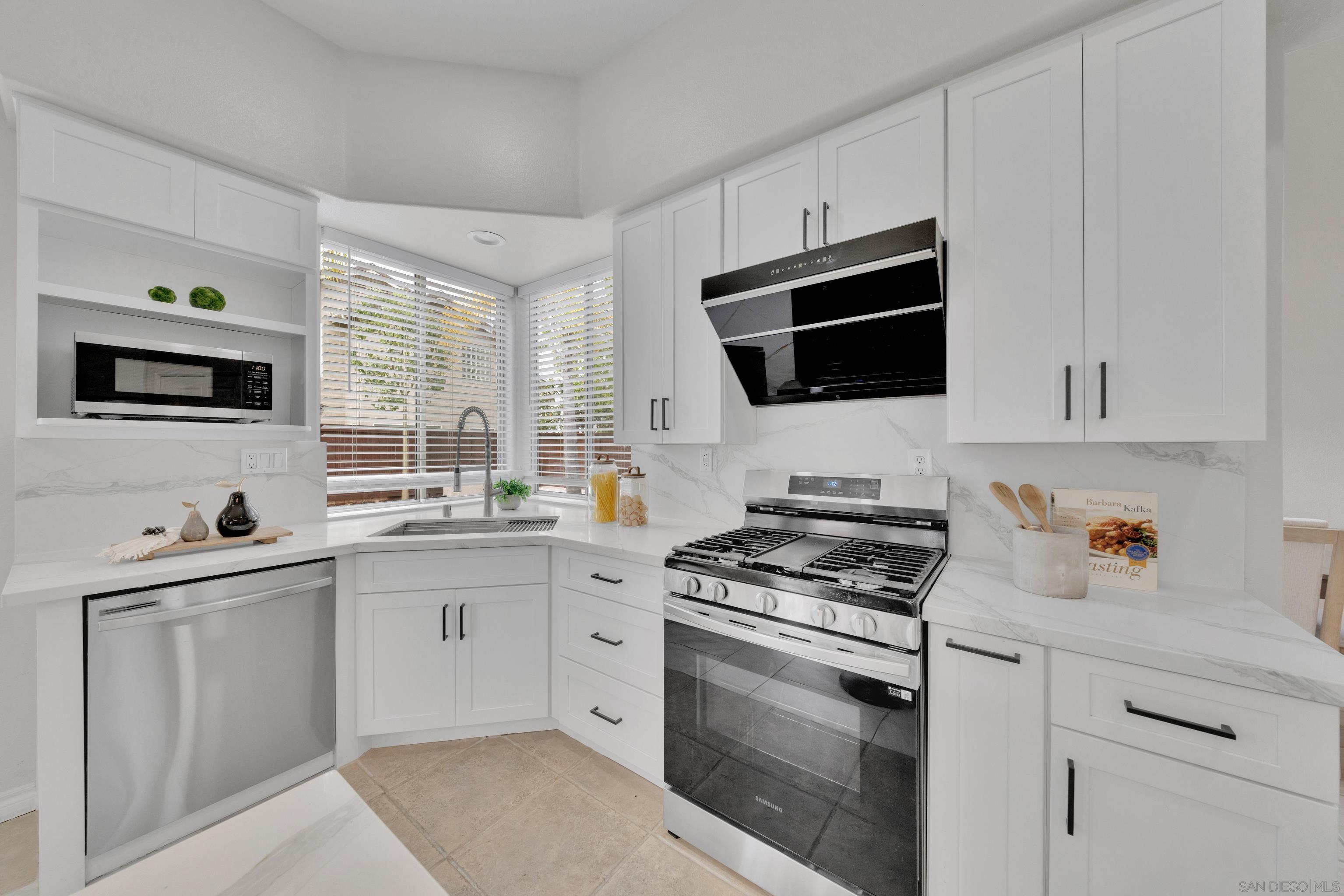 Detail Gallery Image 19 of 70 For 11674  Scripps Creek Dr, San Diego,  CA 92131 - 5 Beds | 3 Baths