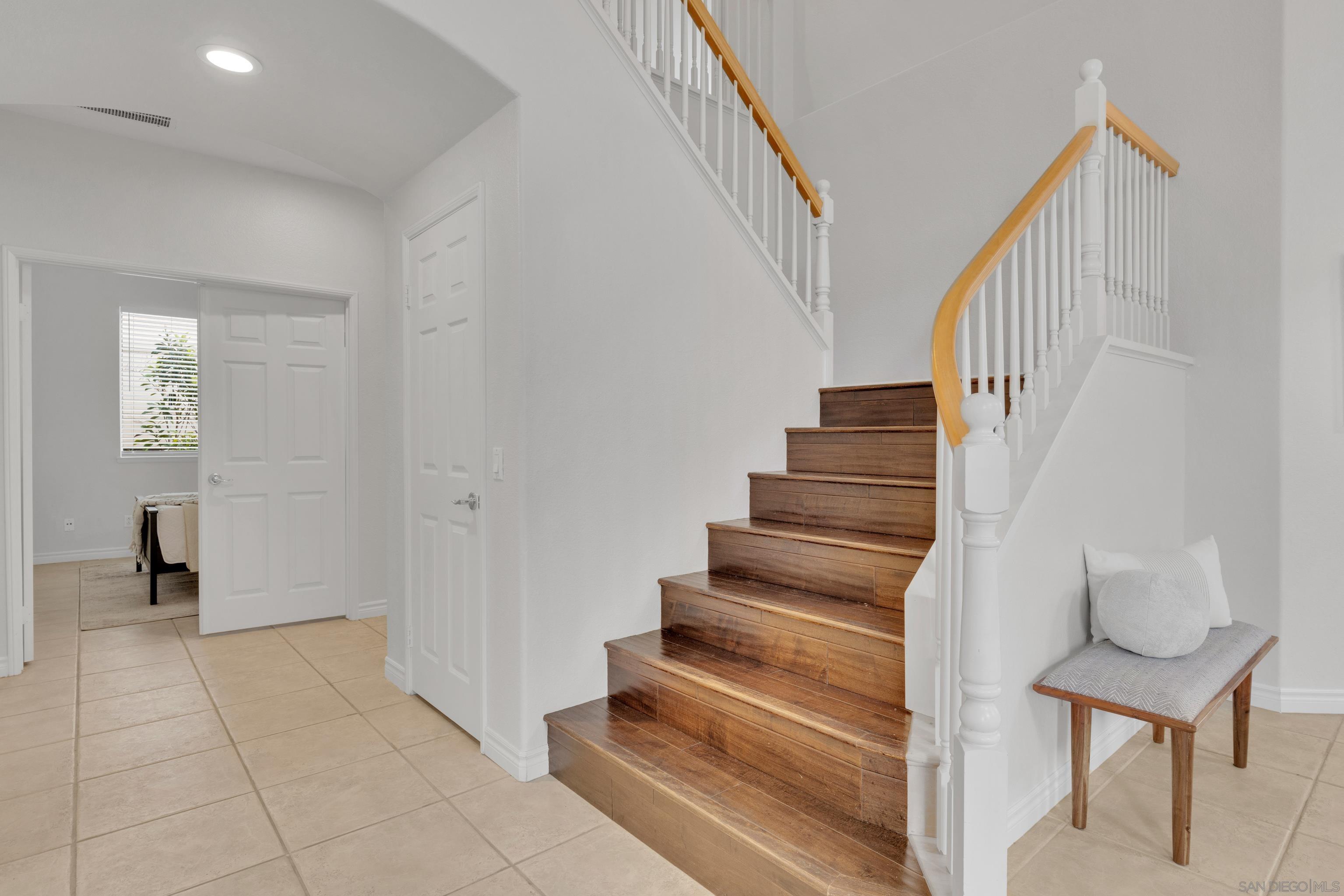 Detail Gallery Image 10 of 70 For 11674  Scripps Creek Dr, San Diego,  CA 92131 - 5 Beds | 3 Baths