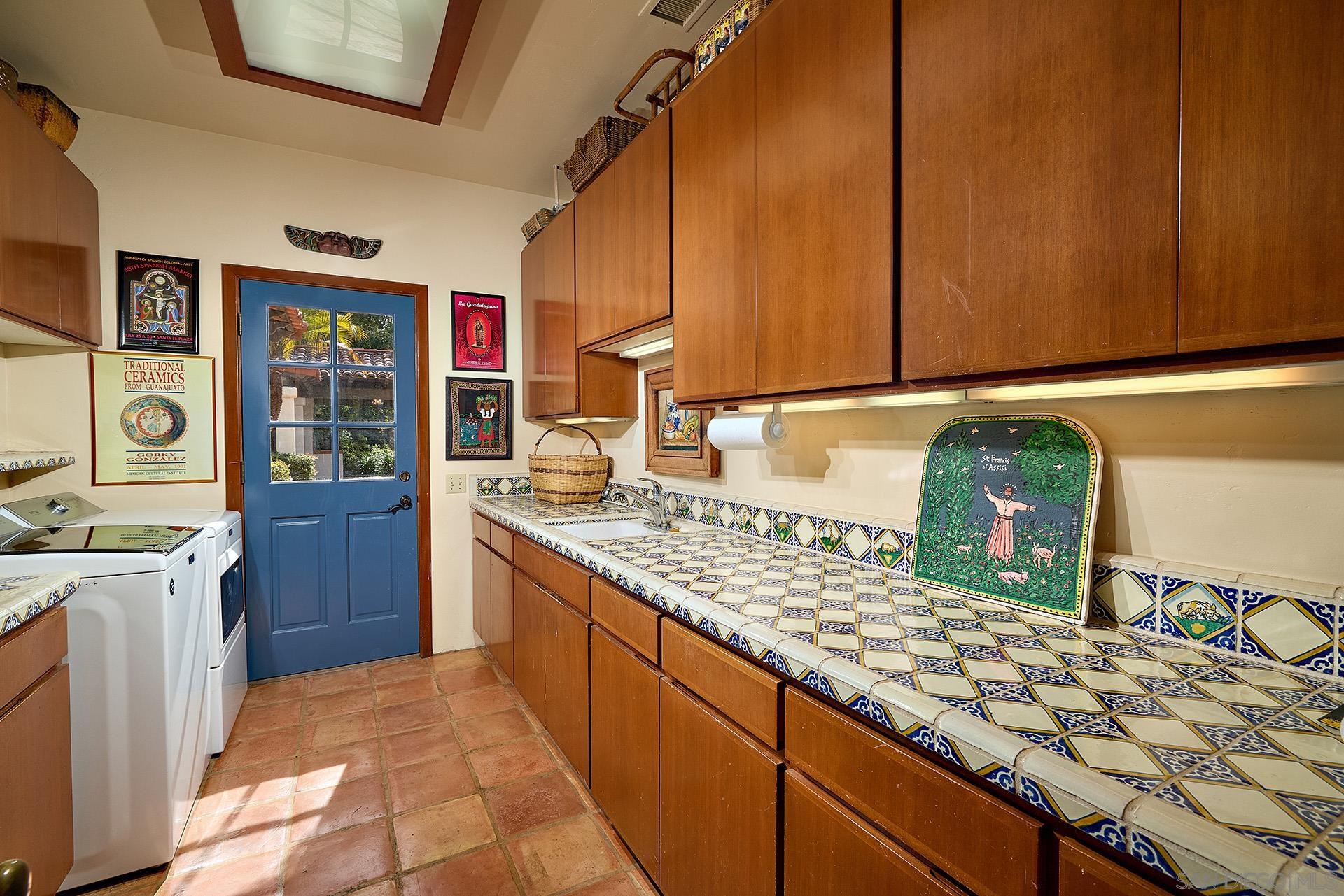 Detail Gallery Image 27 of 46 For 6525  Lago Lindo, Rancho Santa Fe,  CA 92067 - 6 Beds | 8/1 Baths