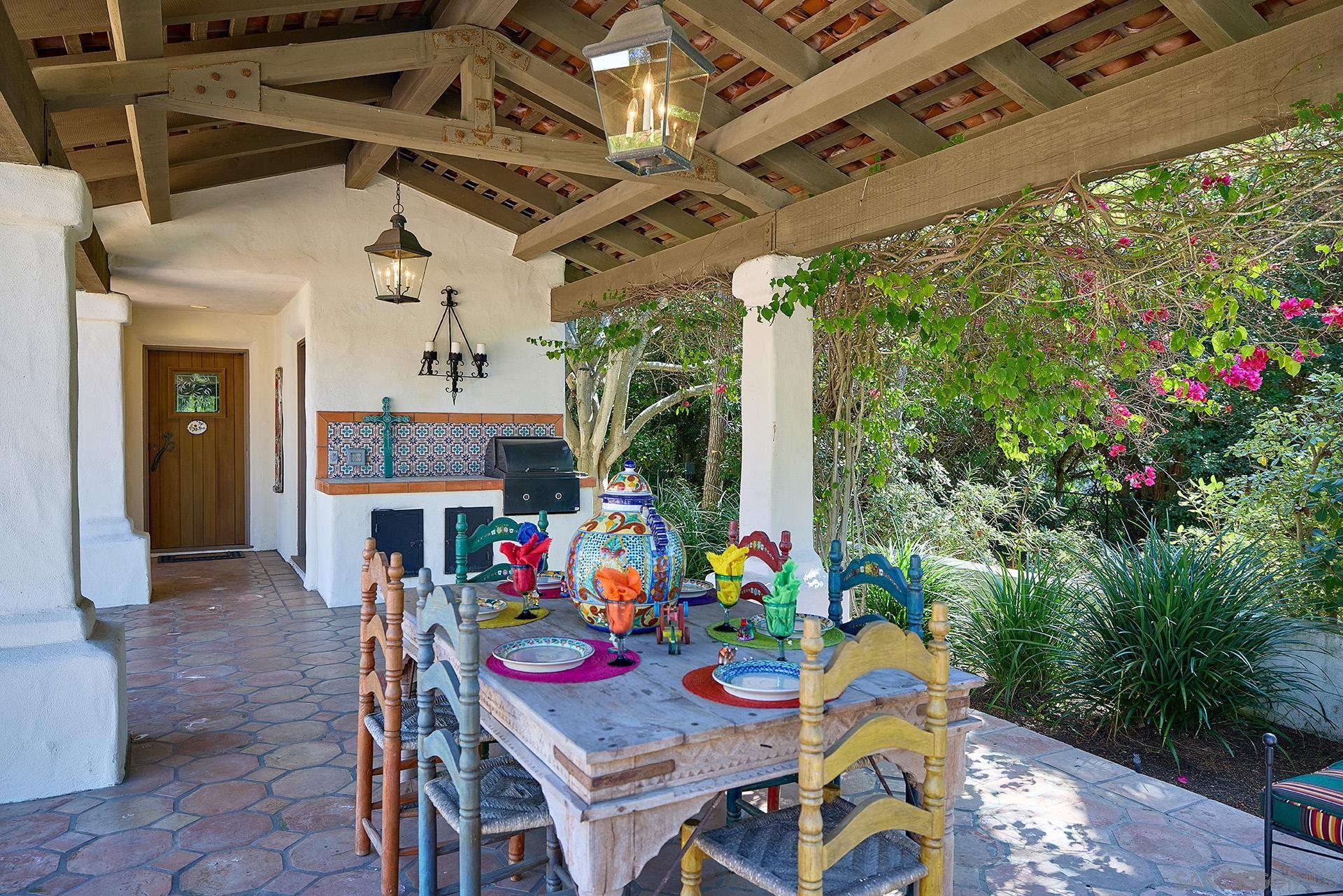 Detail Gallery Image 30 of 47 For 6525  Lago Lindo, Rancho Santa Fe,  CA 92067 - 6 Beds | 8/1 Baths