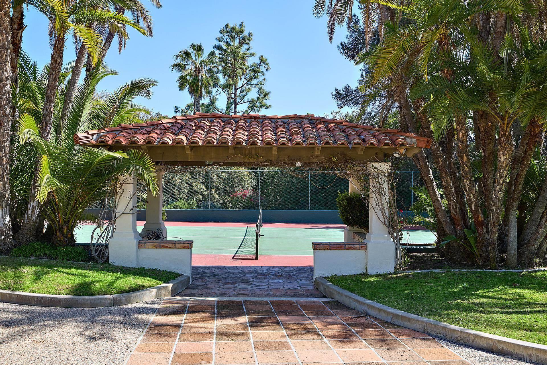 Detail Gallery Image 37 of 47 For 6525  Lago Lindo, Rancho Santa Fe,  CA 92067 - 6 Beds | 8/1 Baths