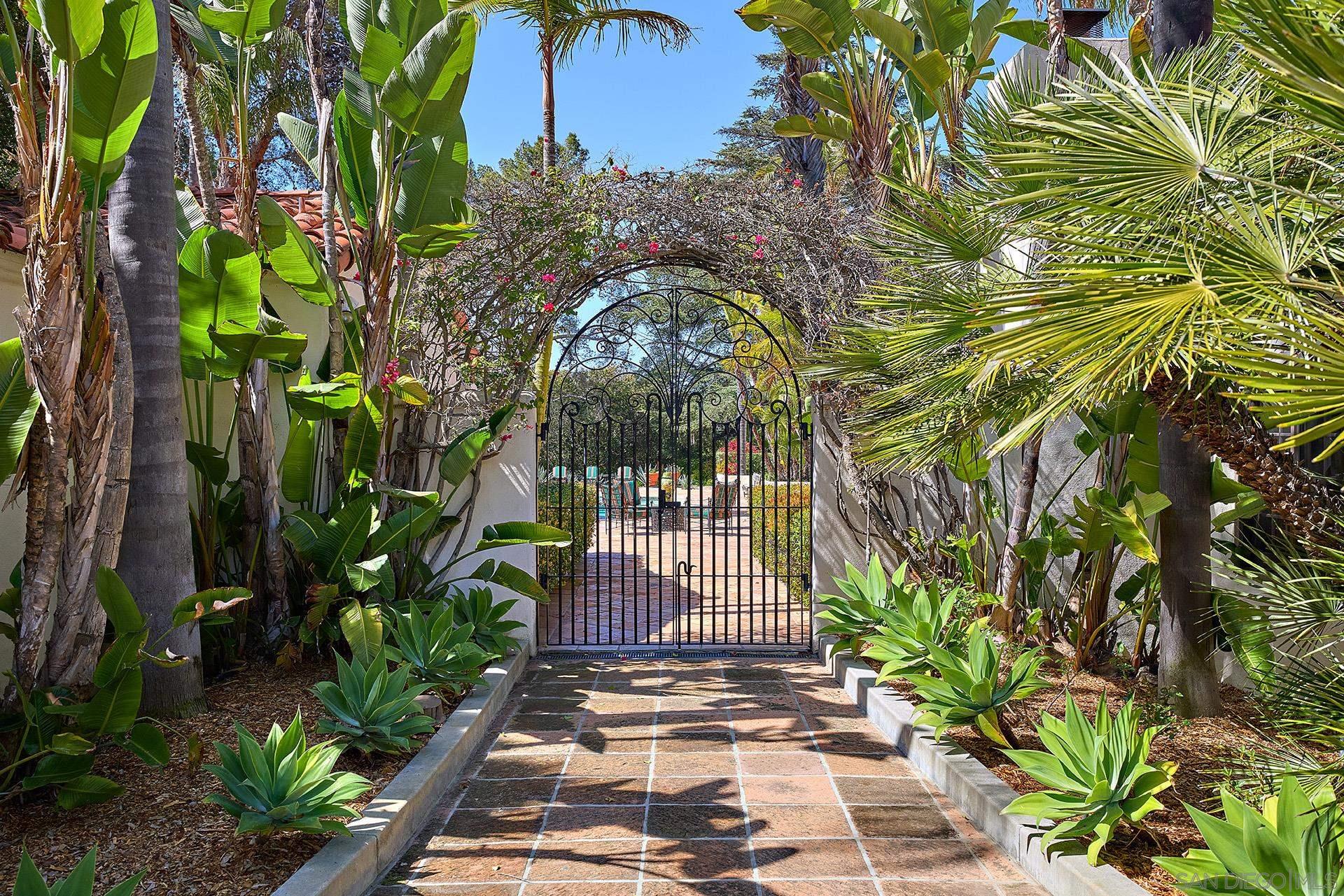 Detail Gallery Image 39 of 47 For 6525  Lago Lindo, Rancho Santa Fe,  CA 92067 - 6 Beds | 8/1 Baths