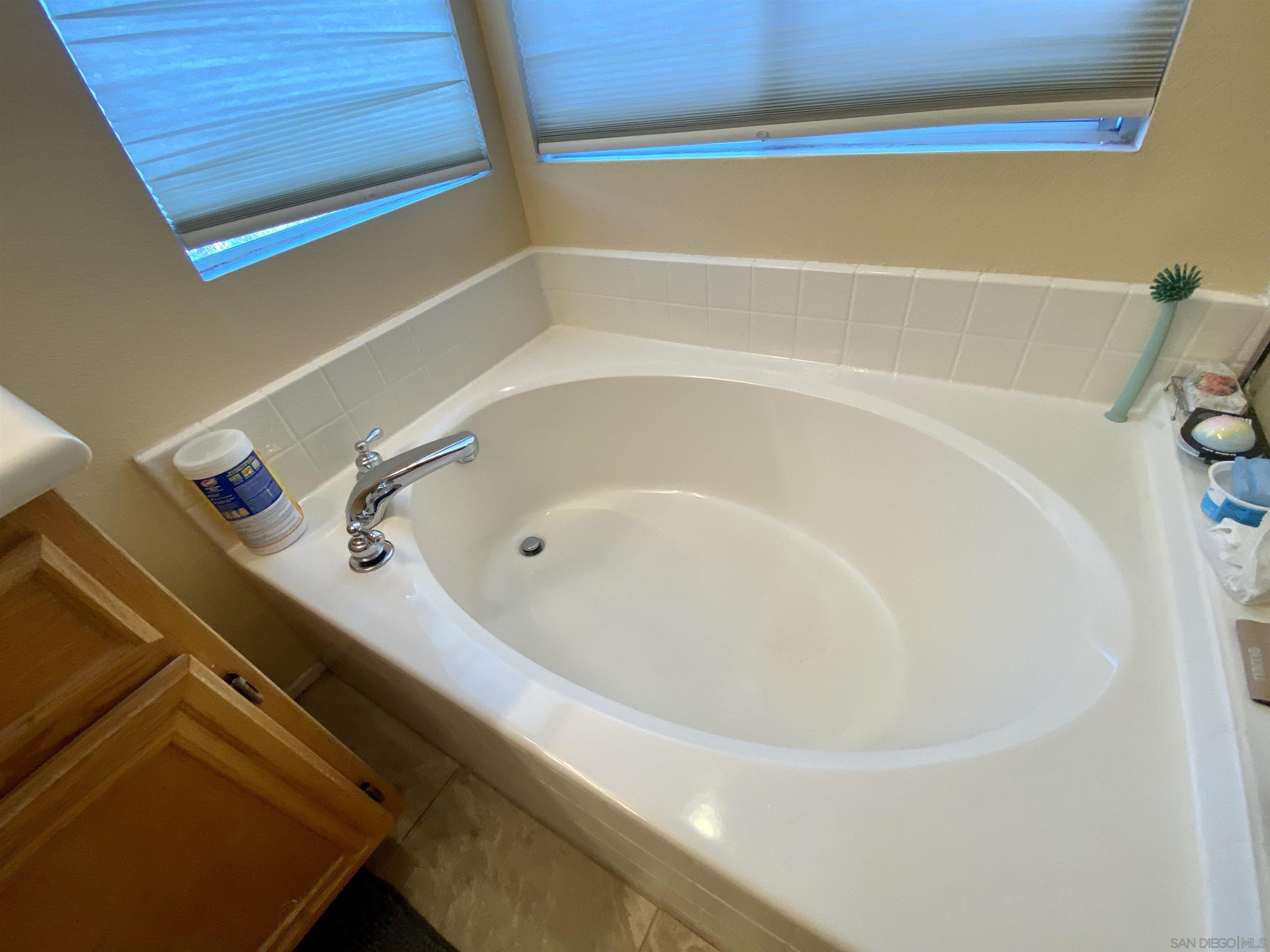 Detail Gallery Image 13 of 32 For 12061  Daymark Ct, San Diego,  CA 92131 - 4 Beds | 2/1 Baths