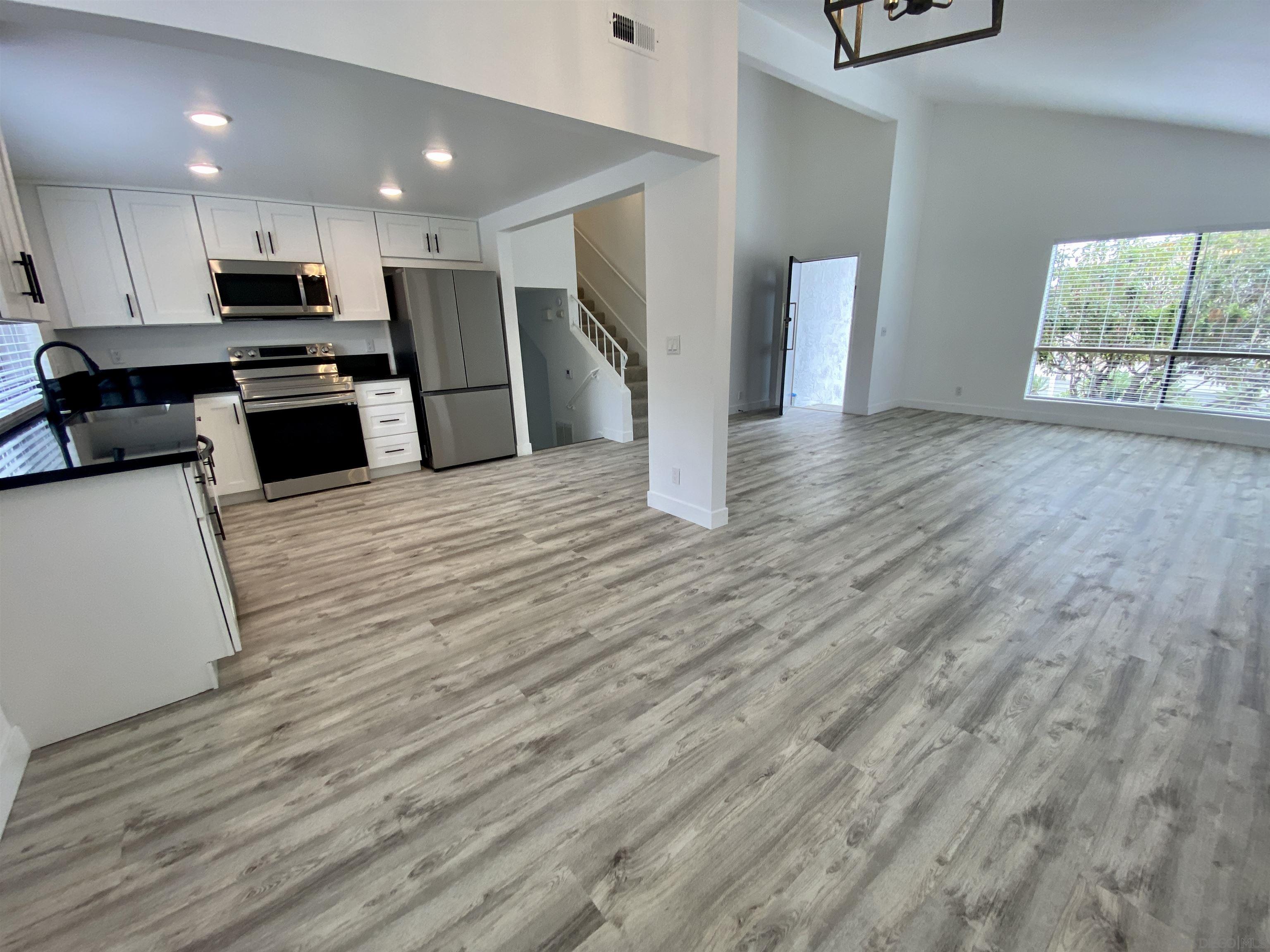 Detail Gallery Image 3 of 31 For 293  Chapalita Dr, Encinitas,  CA 92024 - 4 Beds | 2/1 Baths