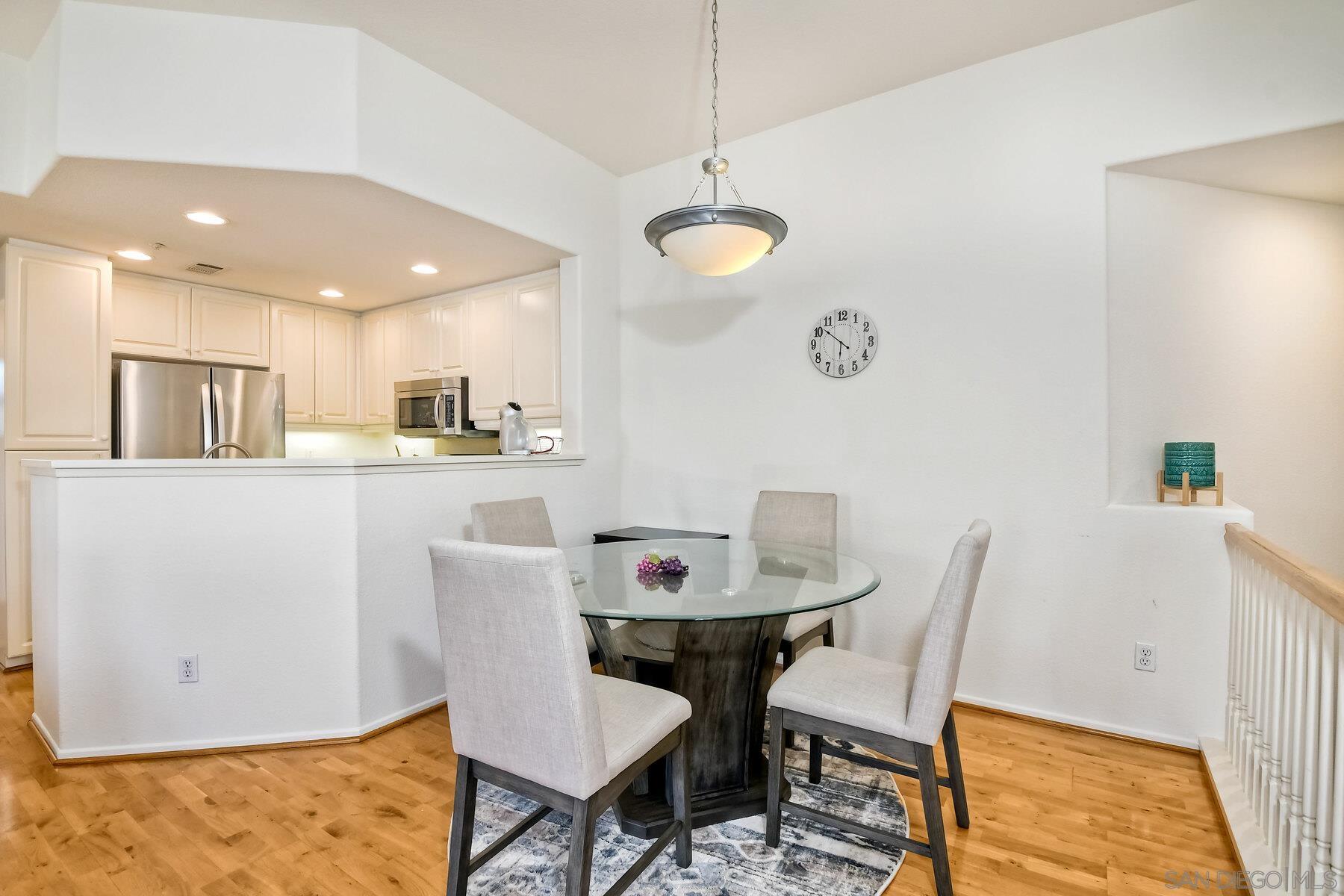 Detail Gallery Image 2 of 34 For 16940  Starling Sight  1, San Diego,  CA 92127 - 2 Beds | 2 Baths