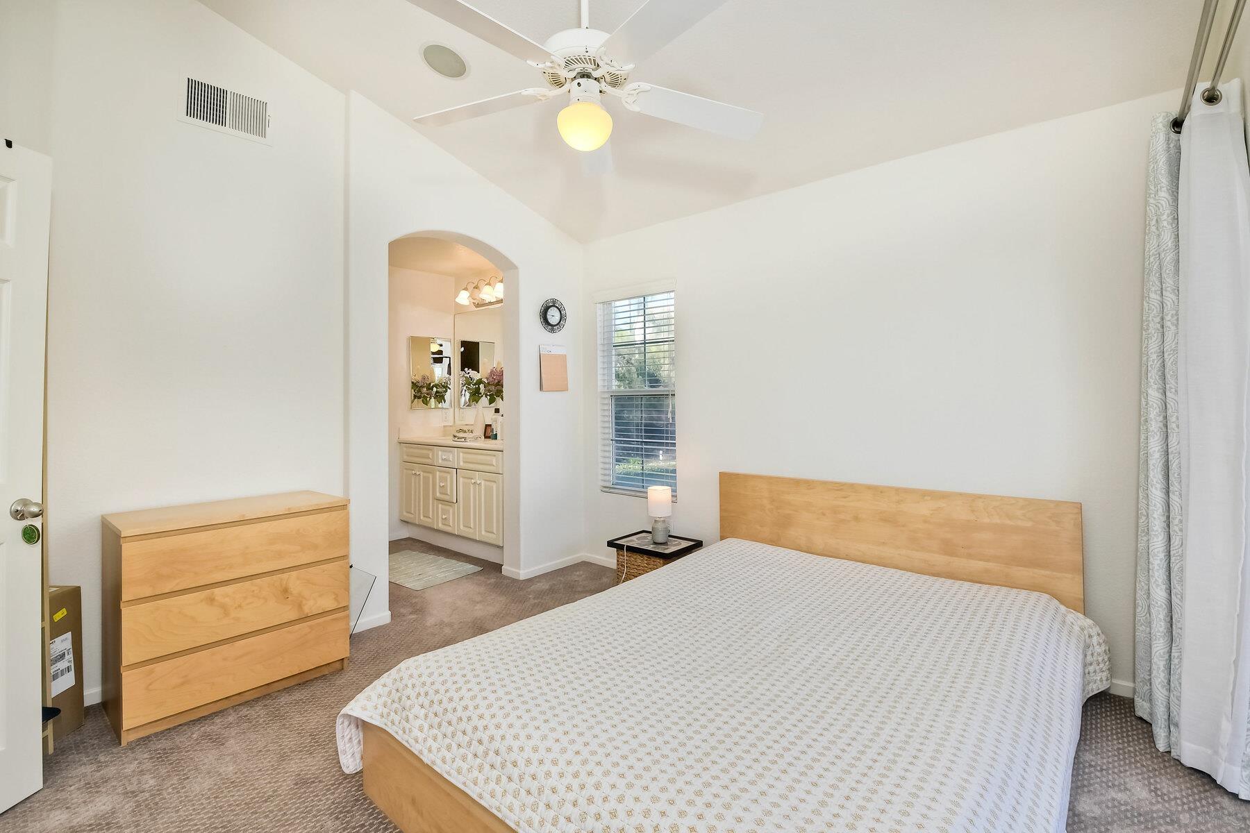 Detail Gallery Image 17 of 34 For 16940  Starling Sight  1, San Diego,  CA 92127 - 2 Beds | 2 Baths