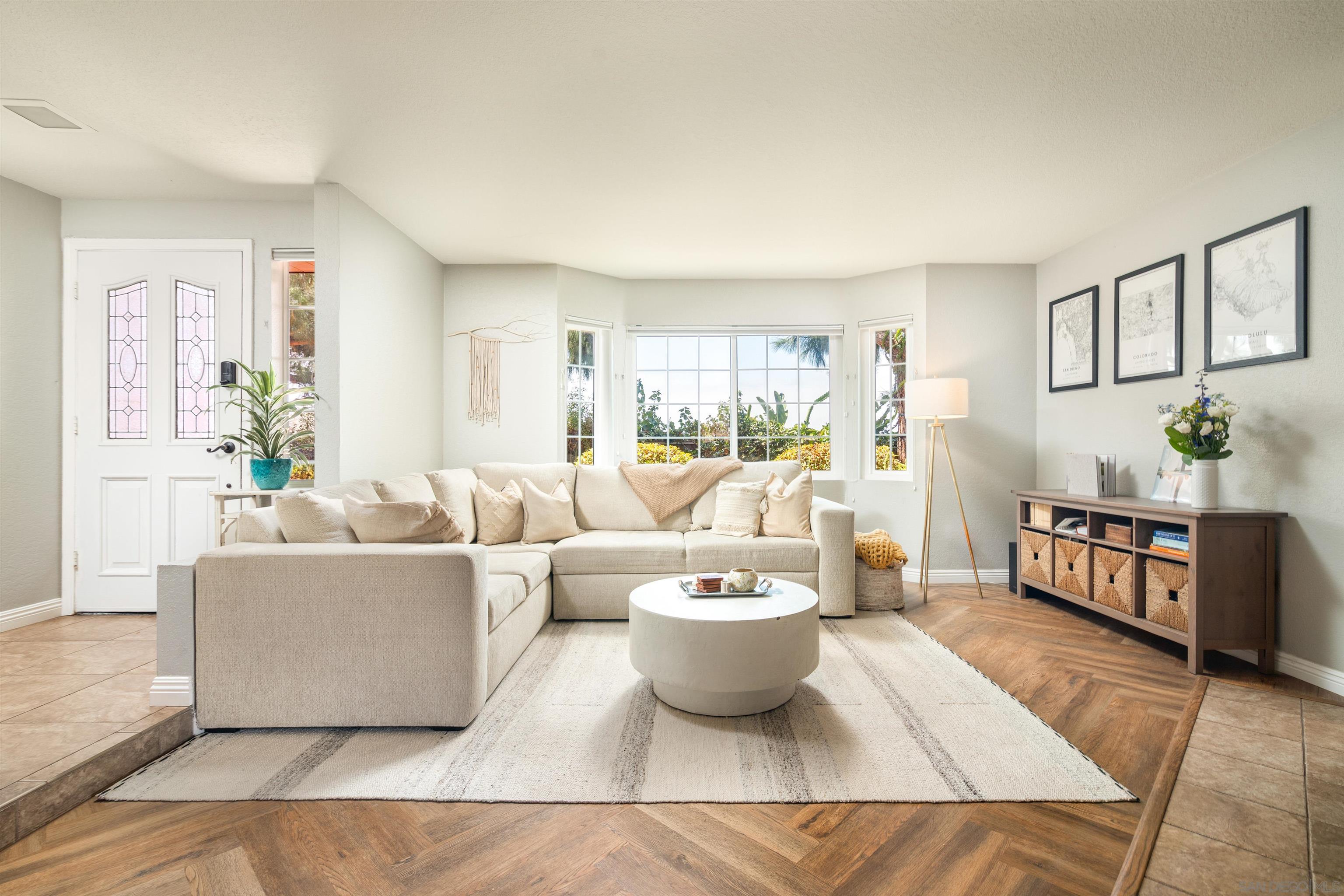 Front Image Thumbnail for SD260003946