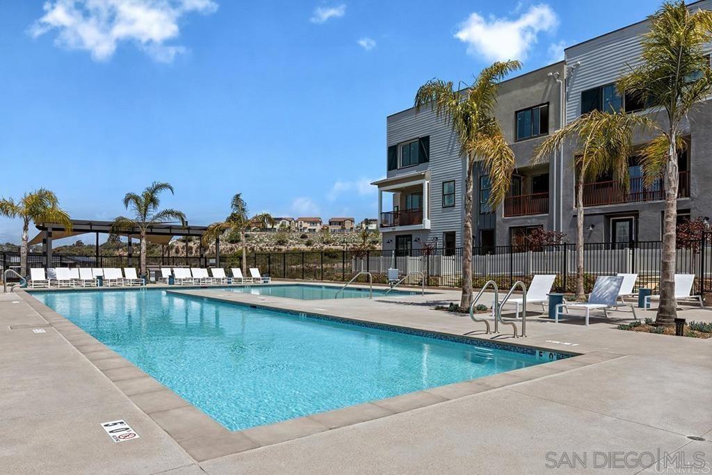 Detail Gallery Image 2 of 35 For 4672  Catmint, Carlsbad,  CA 92008 - 4 Beds | 2/2 Baths