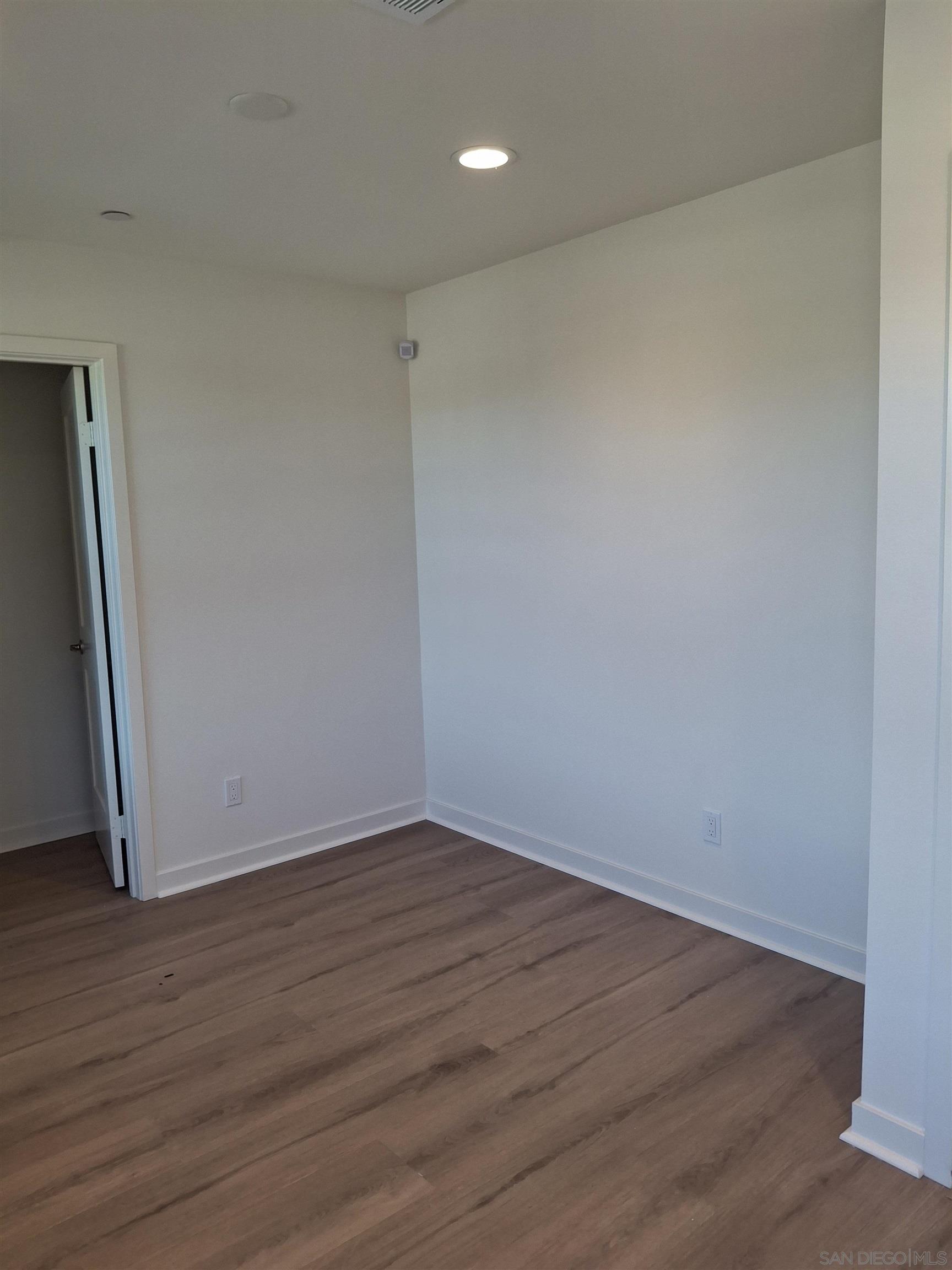 Detail Gallery Image 14 of 35 For 4672  Catmint, Carlsbad,  CA 92008 - 4 Beds | 2/2 Baths