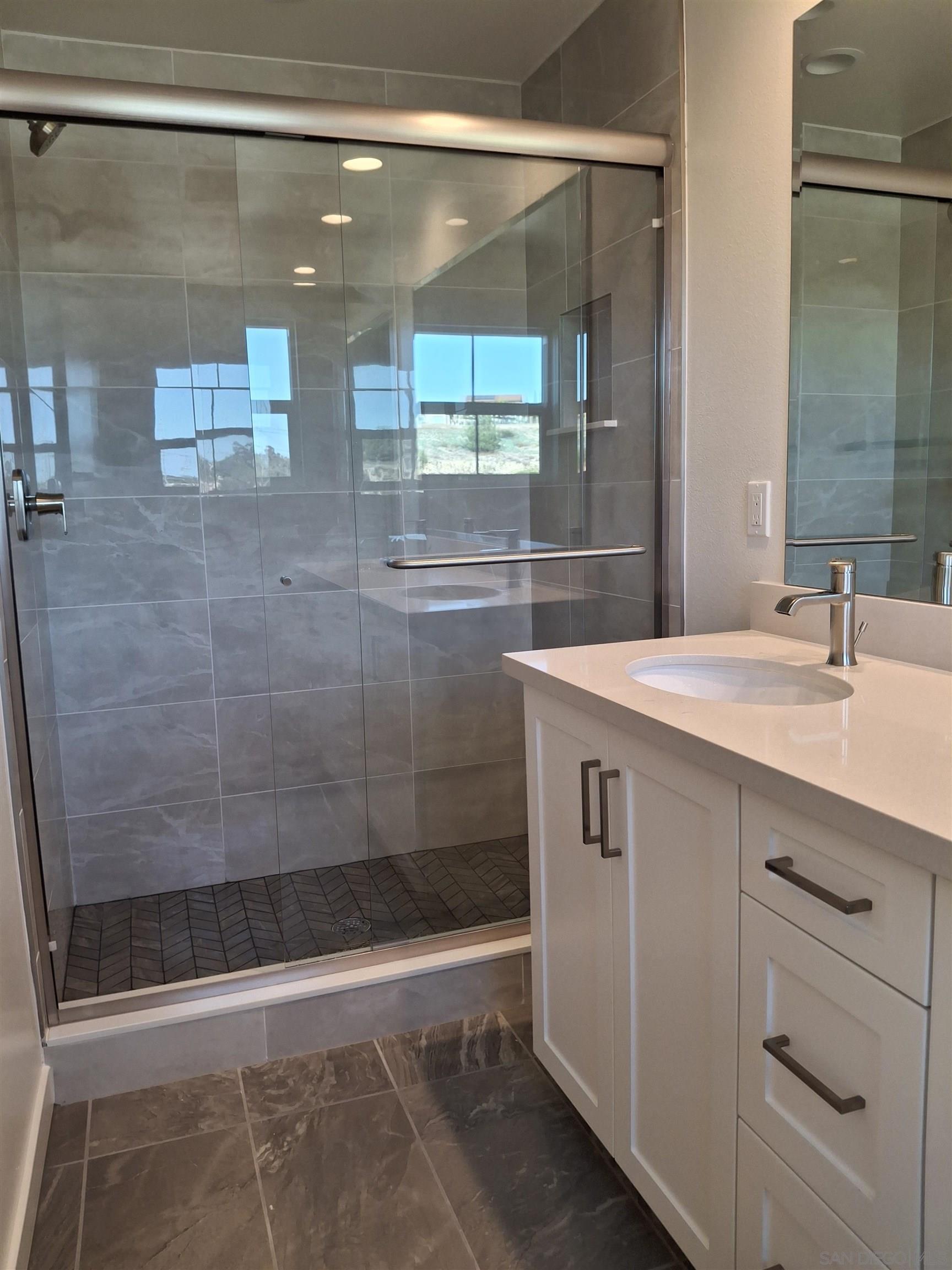 Detail Gallery Image 22 of 35 For 4672  Catmint, Carlsbad,  CA 92008 - 4 Beds | 2/2 Baths