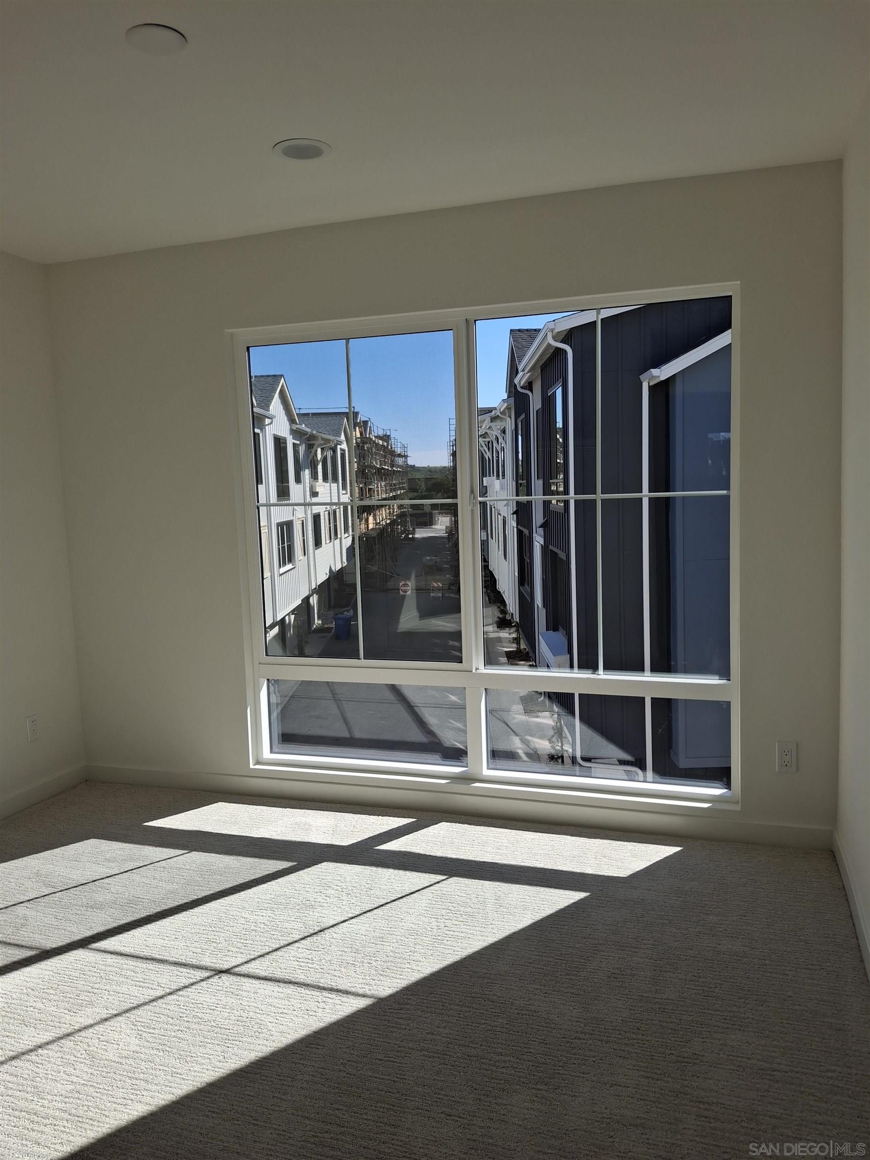 Detail Gallery Image 25 of 35 For 4672  Catmint, Carlsbad,  CA 92008 - 4 Beds | 2/2 Baths