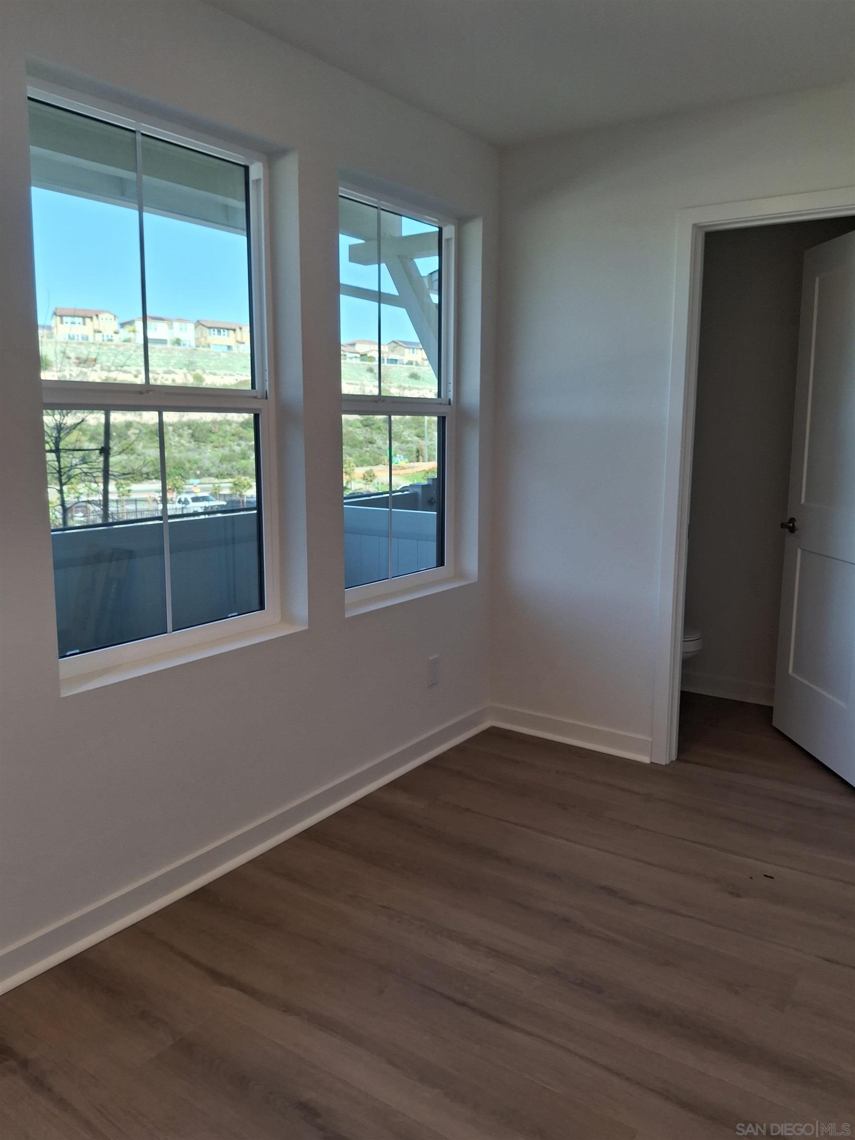 Detail Gallery Image 8 of 35 For 4672  Catmint, Carlsbad,  CA 92008 - 4 Beds | 2/2 Baths