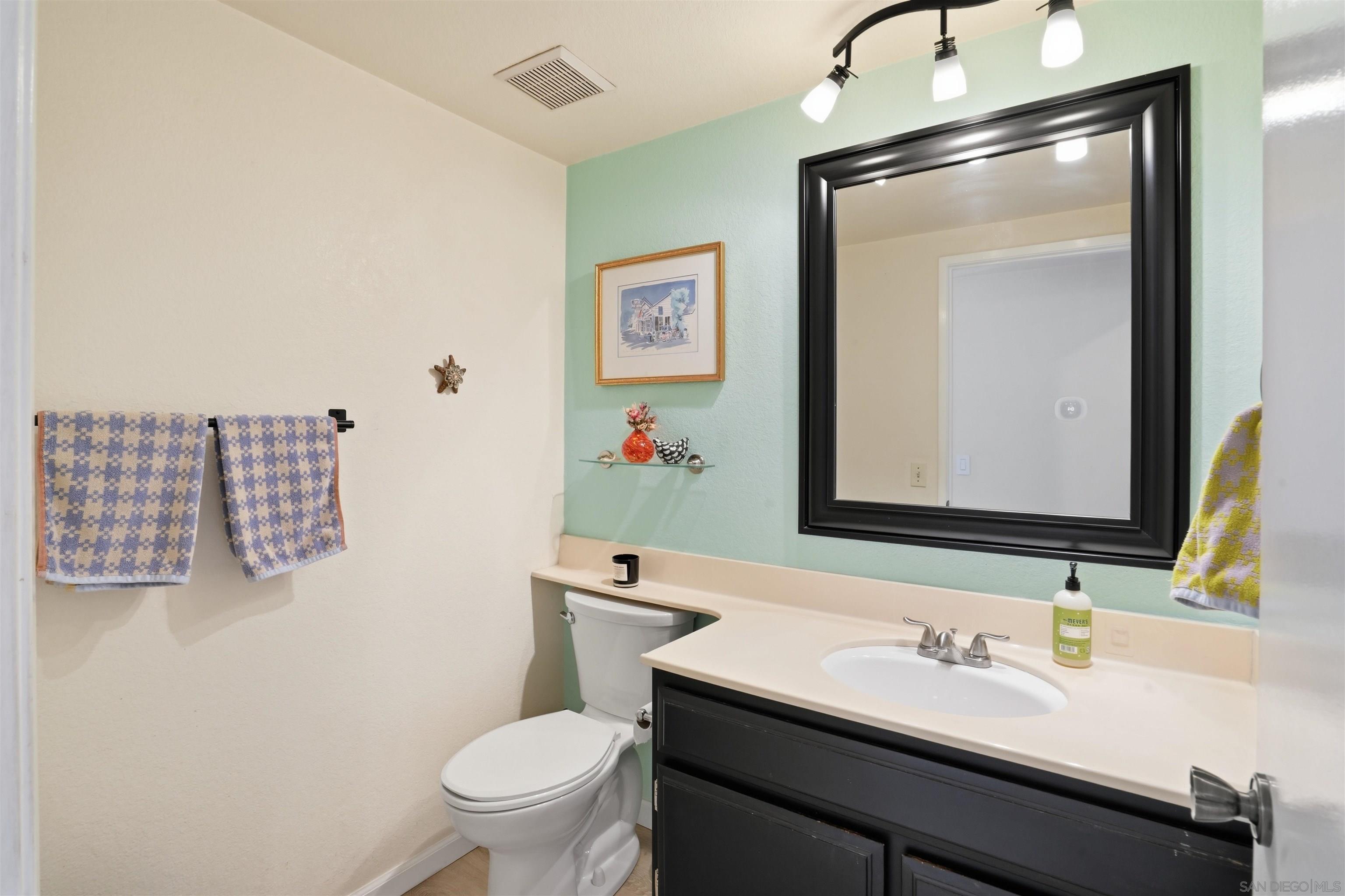 Detail Gallery Image 24 of 37 For 857  Violet Ct, Carlsbad,  CA 92011 - 2 Beds | 1/1 Baths