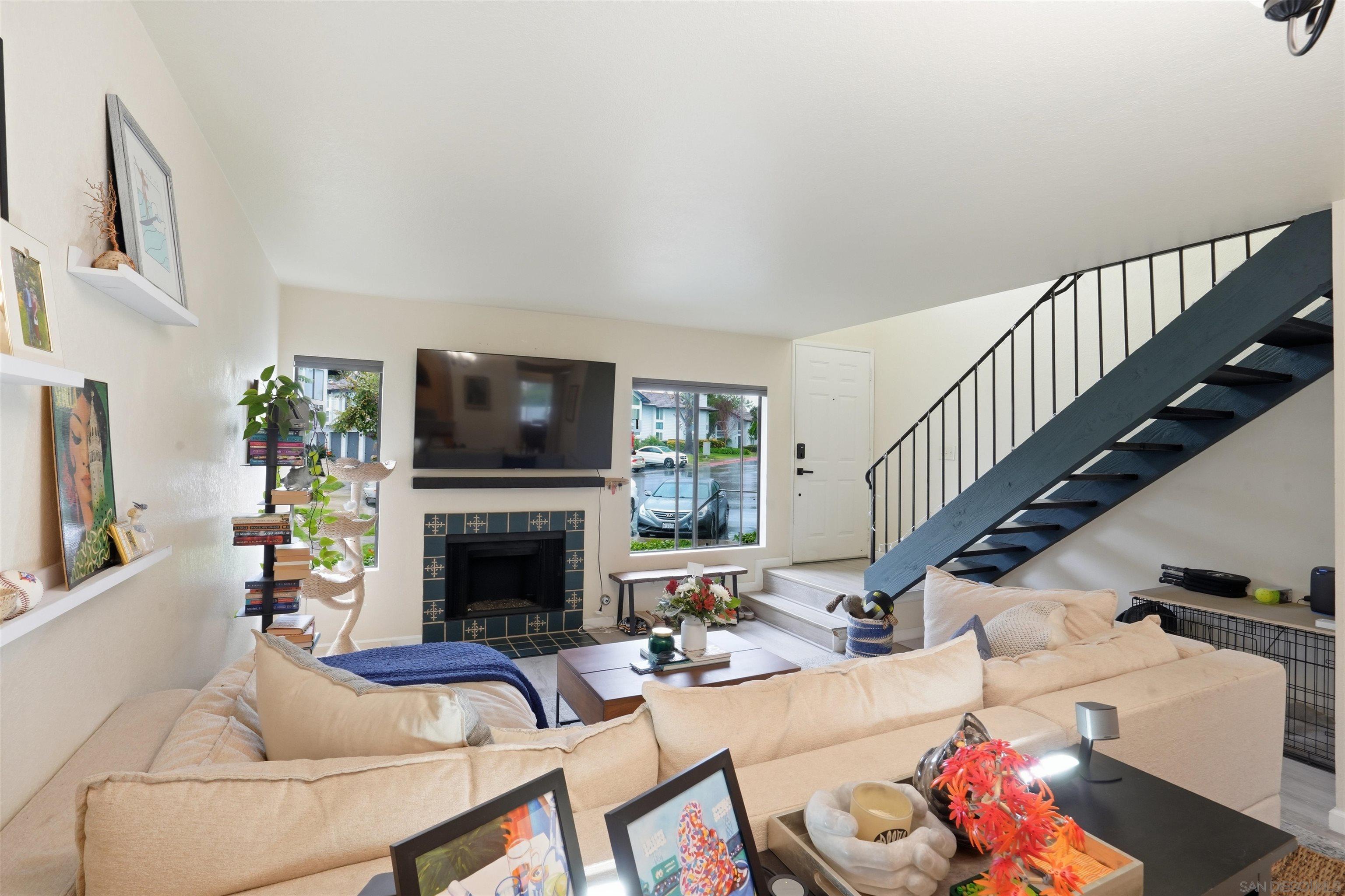 Detail Gallery Image 4 of 37 For 857  Violet Ct, Carlsbad,  CA 92011 - 2 Beds | 1/1 Baths