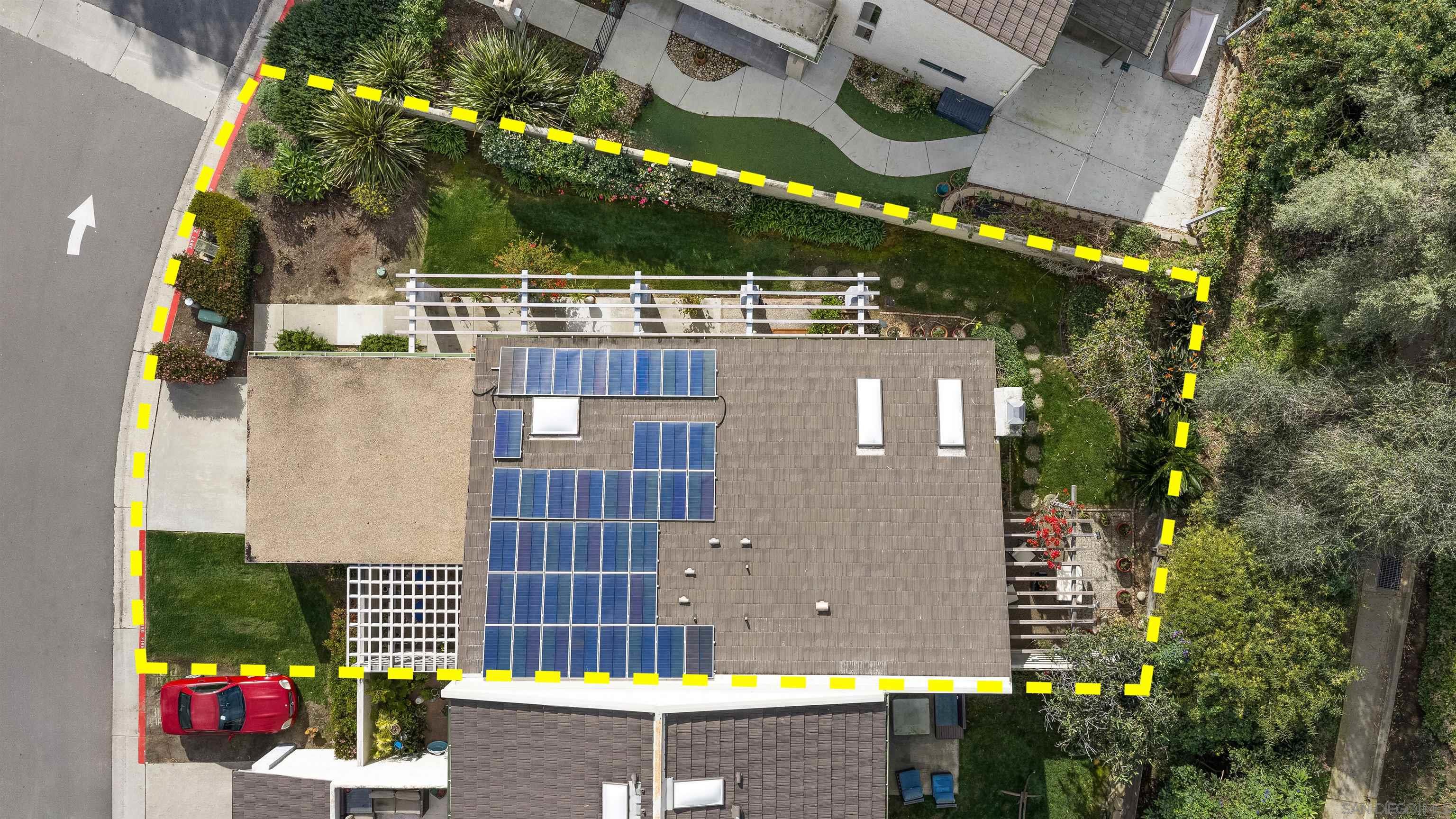 Detail Gallery Image 2 of 37 For 8770  Caminito Sueno, La Jolla,  CA 92037 - 3 Beds | 2 Baths