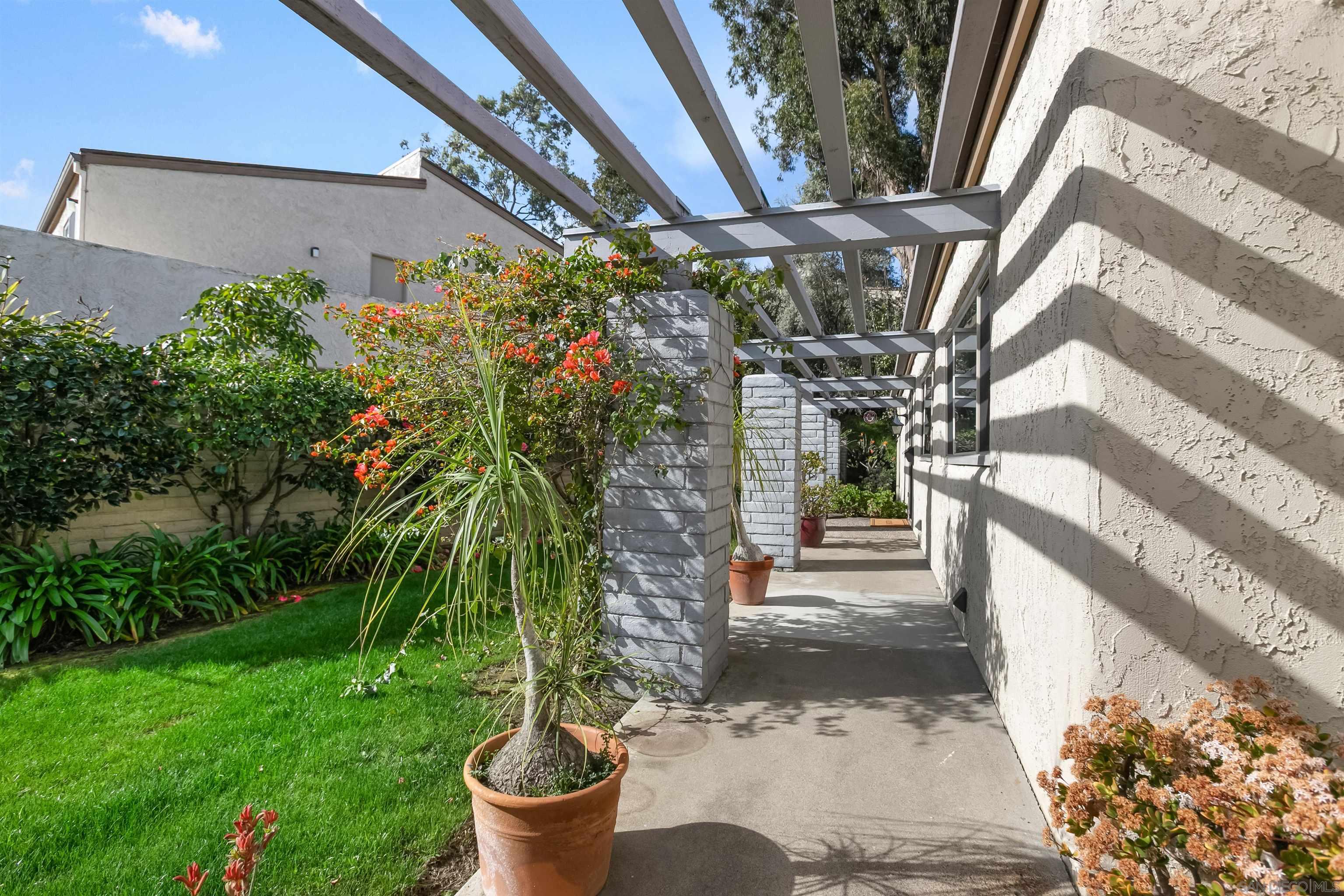 Detail Gallery Image 28 of 37 For 8770  Caminito Sueno, La Jolla,  CA 92037 - 3 Beds | 2 Baths