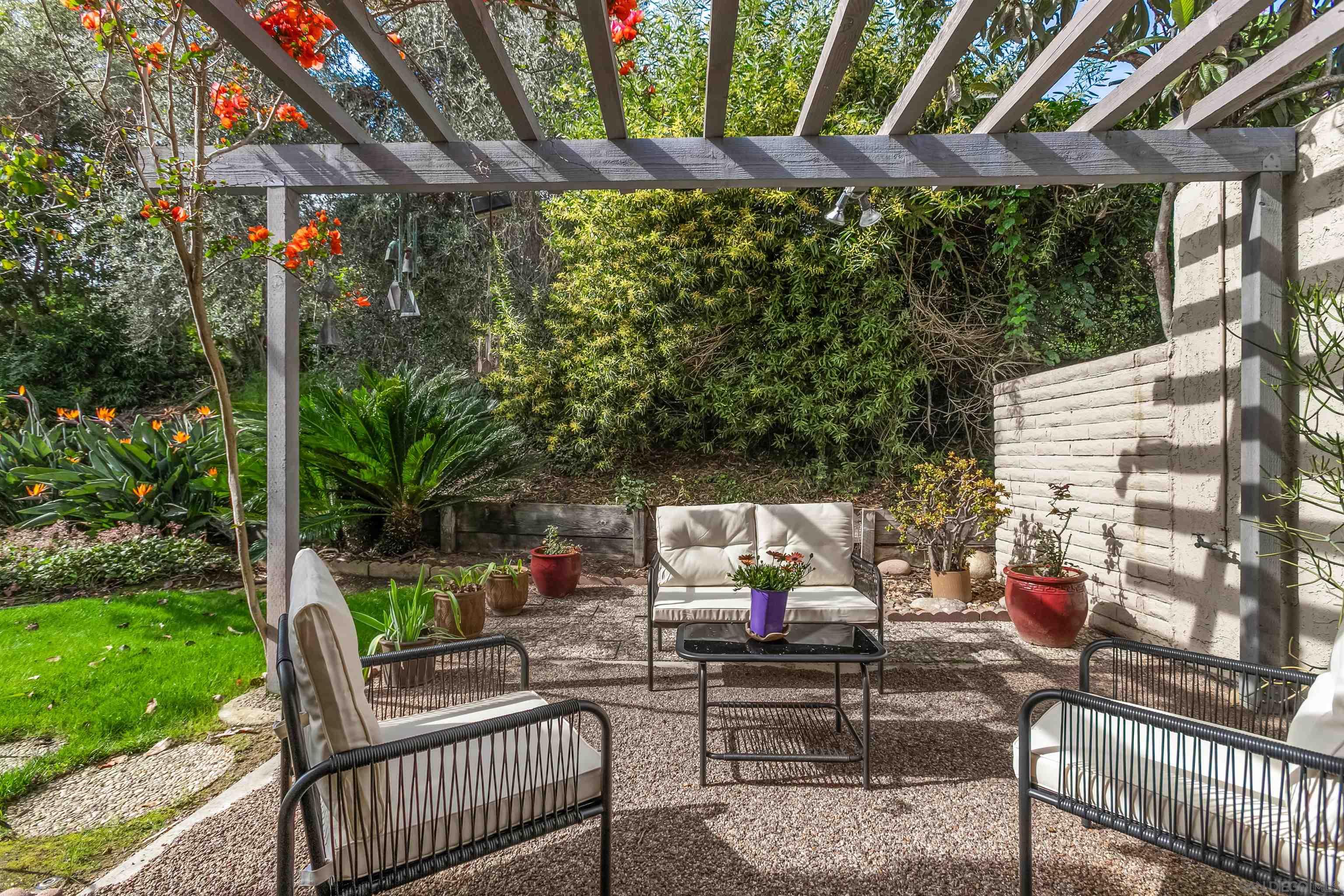 Detail Gallery Image 10 of 37 For 8770  Caminito Sueno, La Jolla,  CA 92037 - 3 Beds | 2 Baths