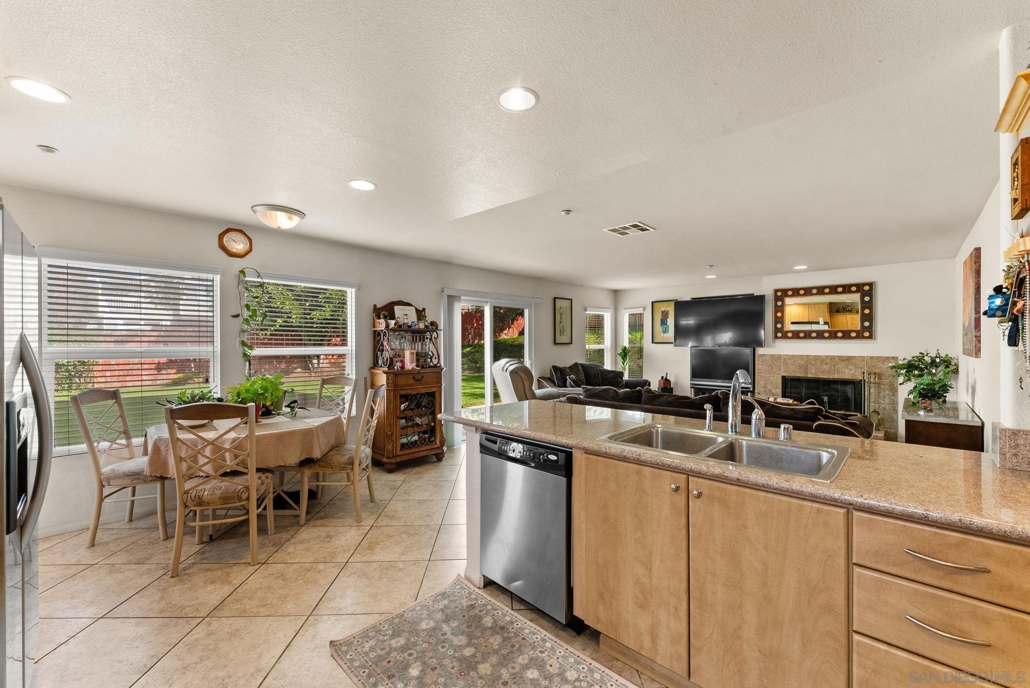 Detail Gallery Image 18 of 50 For 8569  Prospect Ct, Santee,  CA 92071 - 4 Beds | 3 Baths