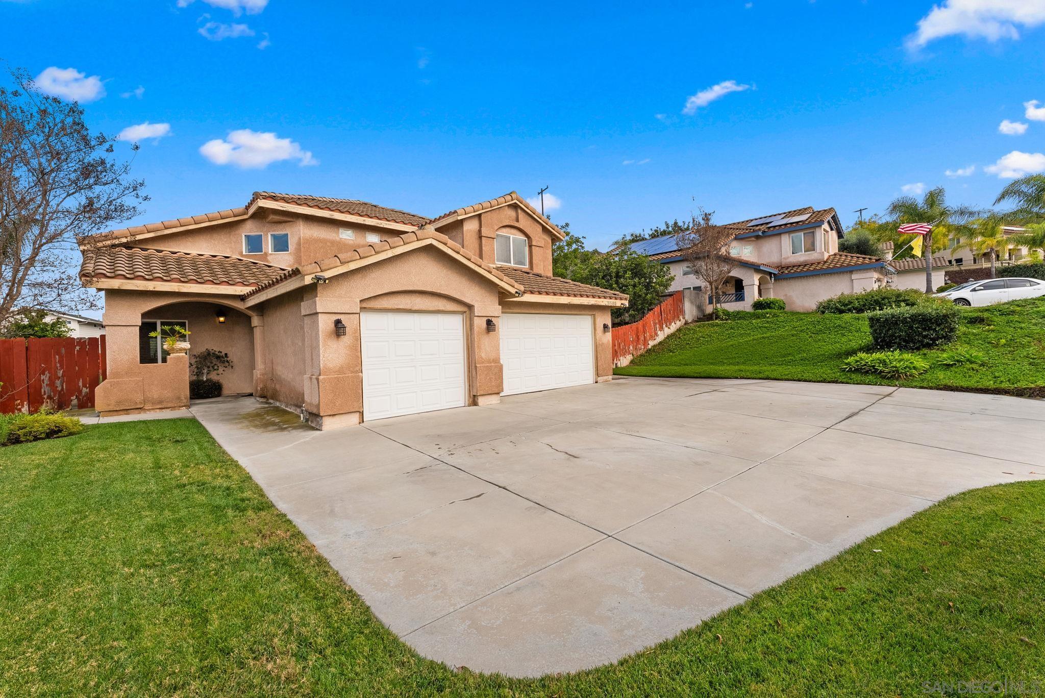 Detail Gallery Image 5 of 50 For 8569  Prospect Ct, Santee,  CA 92071 - 4 Beds | 3 Baths