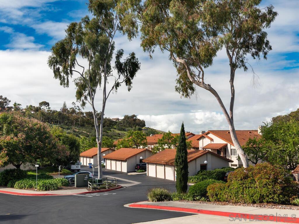 Detail Gallery Image 2 of 30 For 2822  Winthrop Ave, Carlsbad,  CA 92010 - 2 Beds | 2 Baths