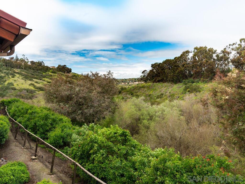 Detail Gallery Image 12 of 30 For 2822  Winthrop Ave, Carlsbad,  CA 92010 - 2 Beds | 2 Baths