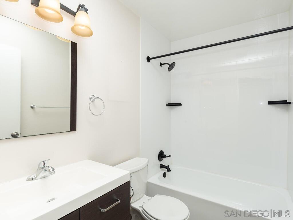 Detail Gallery Image 21 of 30 For 2822  Winthrop Ave, Carlsbad,  CA 92010 - 2 Beds | 2 Baths