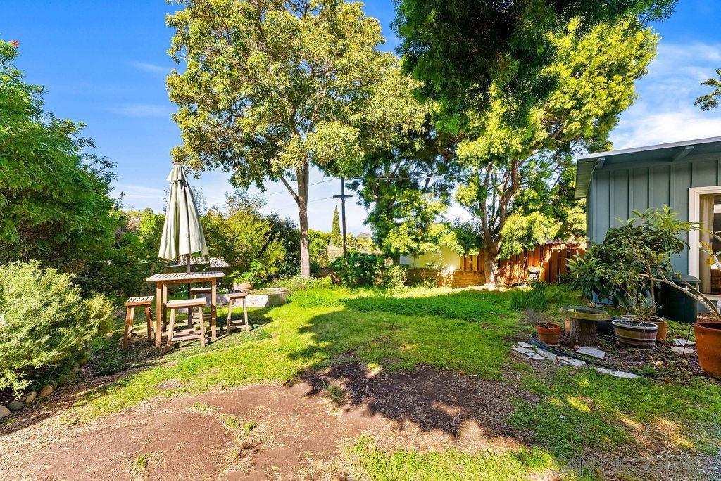 Detail Gallery Image 8 of 15 For 2820  Hidden Valley Road, La Jolla,  CA 92037 - 3 Beds | 2 Baths