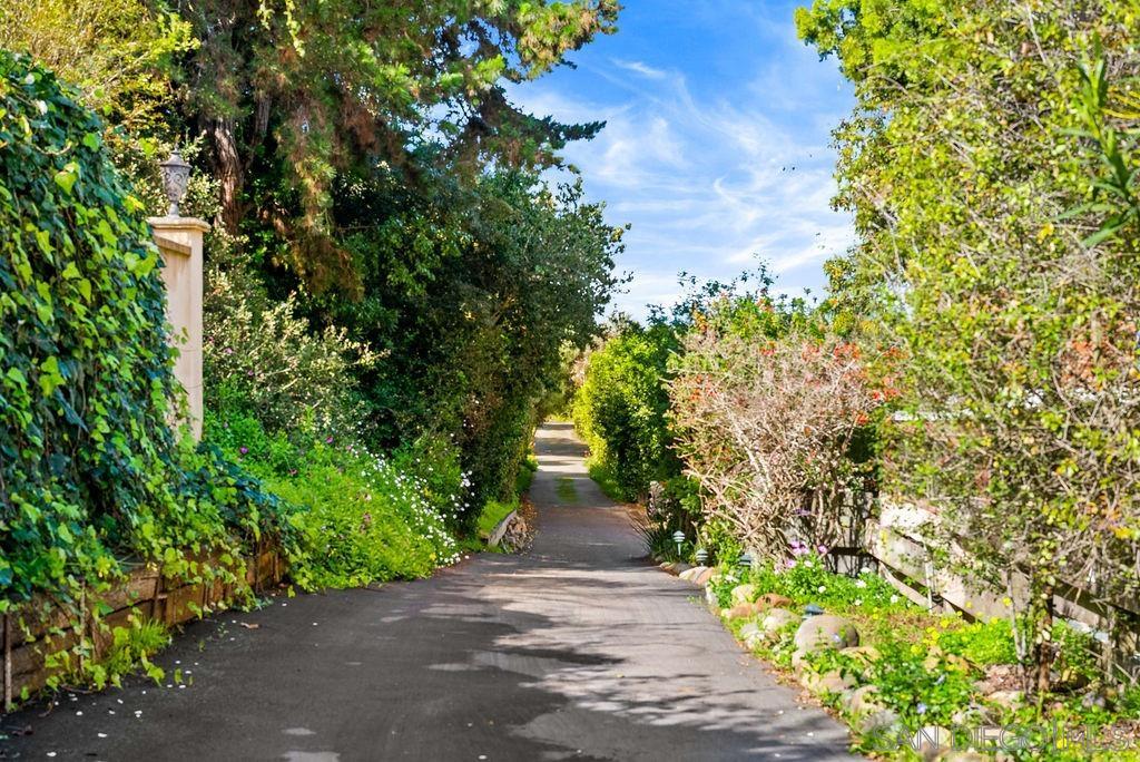 Detail Gallery Image 10 of 15 For 2820  Hidden Valley Road, La Jolla,  CA 92037 - 3 Beds | 2 Baths