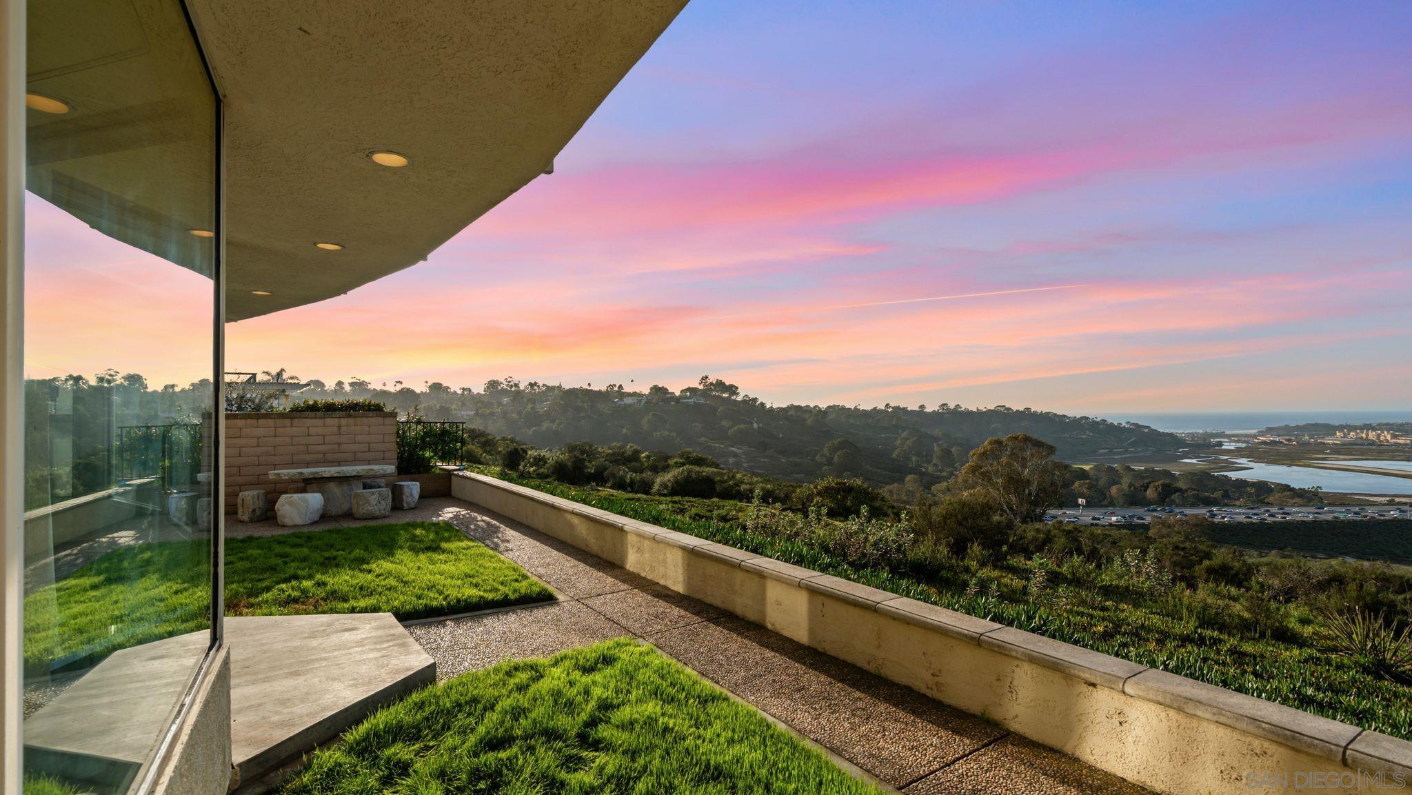 Detail Gallery Image 2 of 65 For 13286  Ocean Vista Rd, San Diego,  CA 92130 - 3 Beds | 3/1 Baths