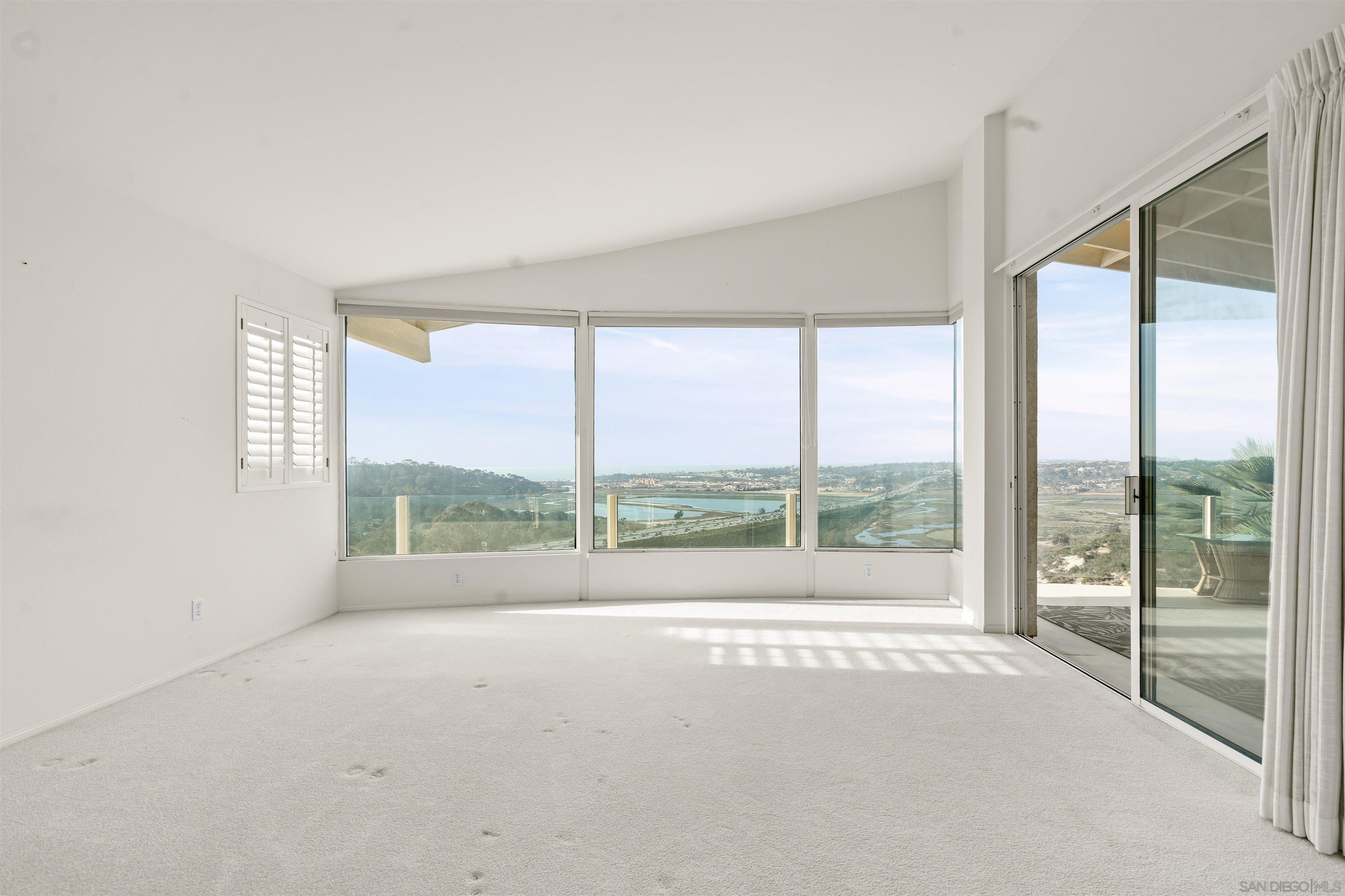 Detail Gallery Image 11 of 65 For 13286  Ocean Vista Rd, San Diego,  CA 92130 - 3 Beds | 3/1 Baths