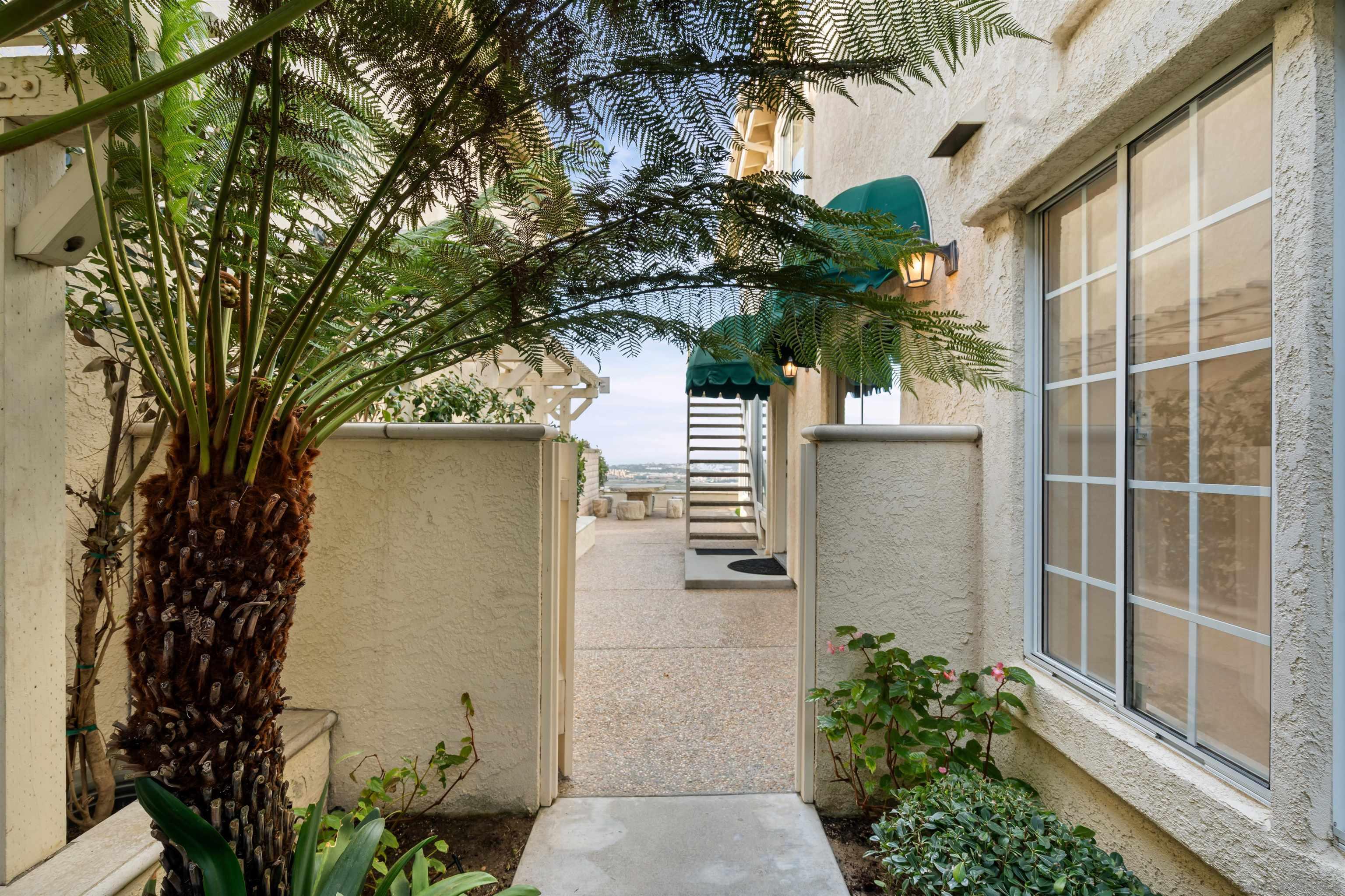 Detail Gallery Image 16 of 65 For 13286  Ocean Vista Rd, San Diego,  CA 92130 - 3 Beds | 3/1 Baths