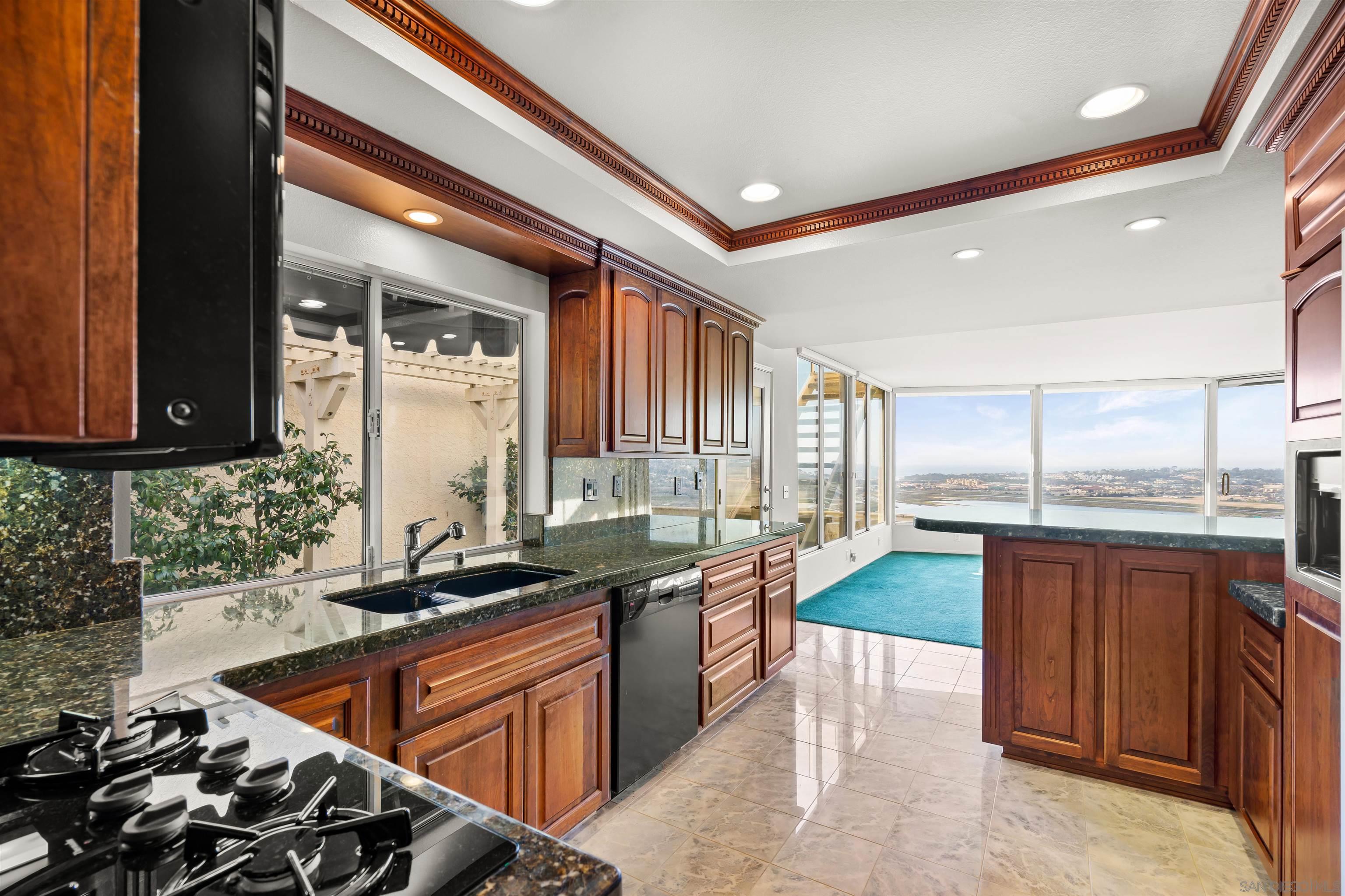 Detail Gallery Image 32 of 65 For 13286  Ocean Vista Rd, San Diego,  CA 92130 - 3 Beds | 3/1 Baths