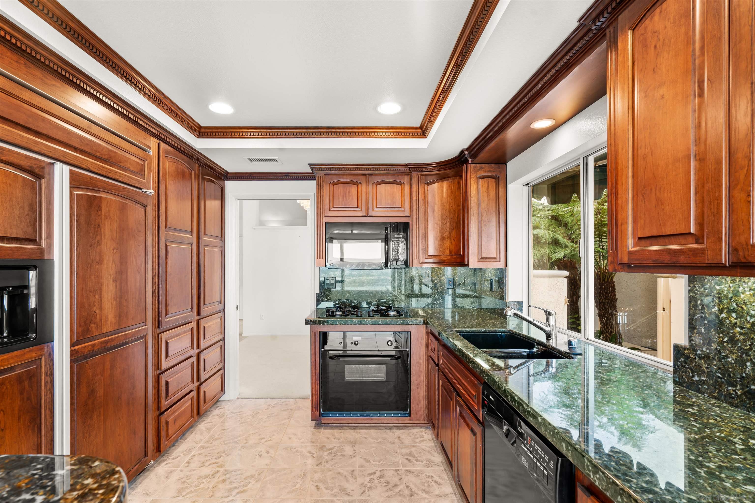 Detail Gallery Image 34 of 65 For 13286  Ocean Vista Rd, San Diego,  CA 92130 - 3 Beds | 3/1 Baths